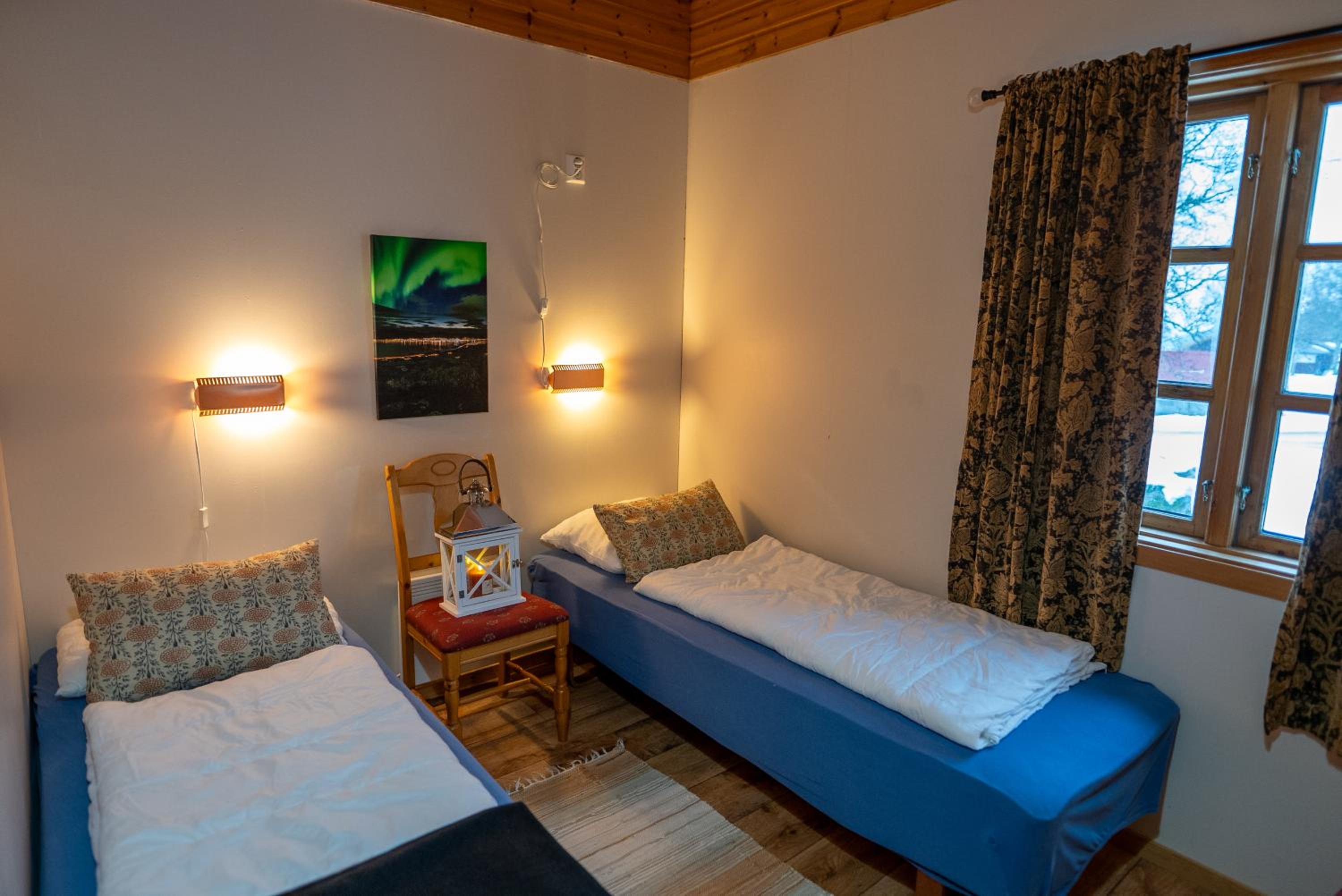 Two-Bedroom Cottage - Photo 3
