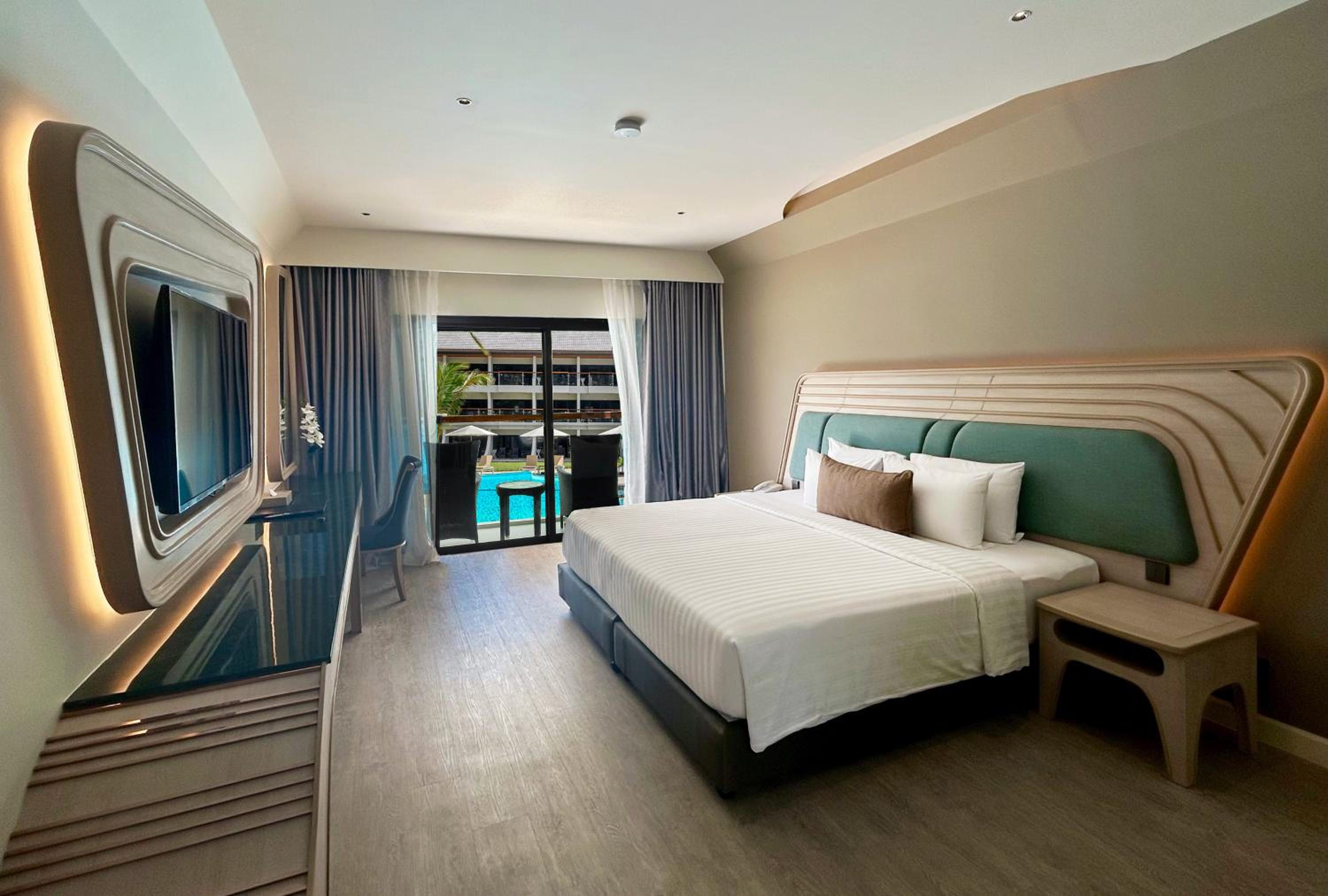Amora Grand Pool View - Photo 10