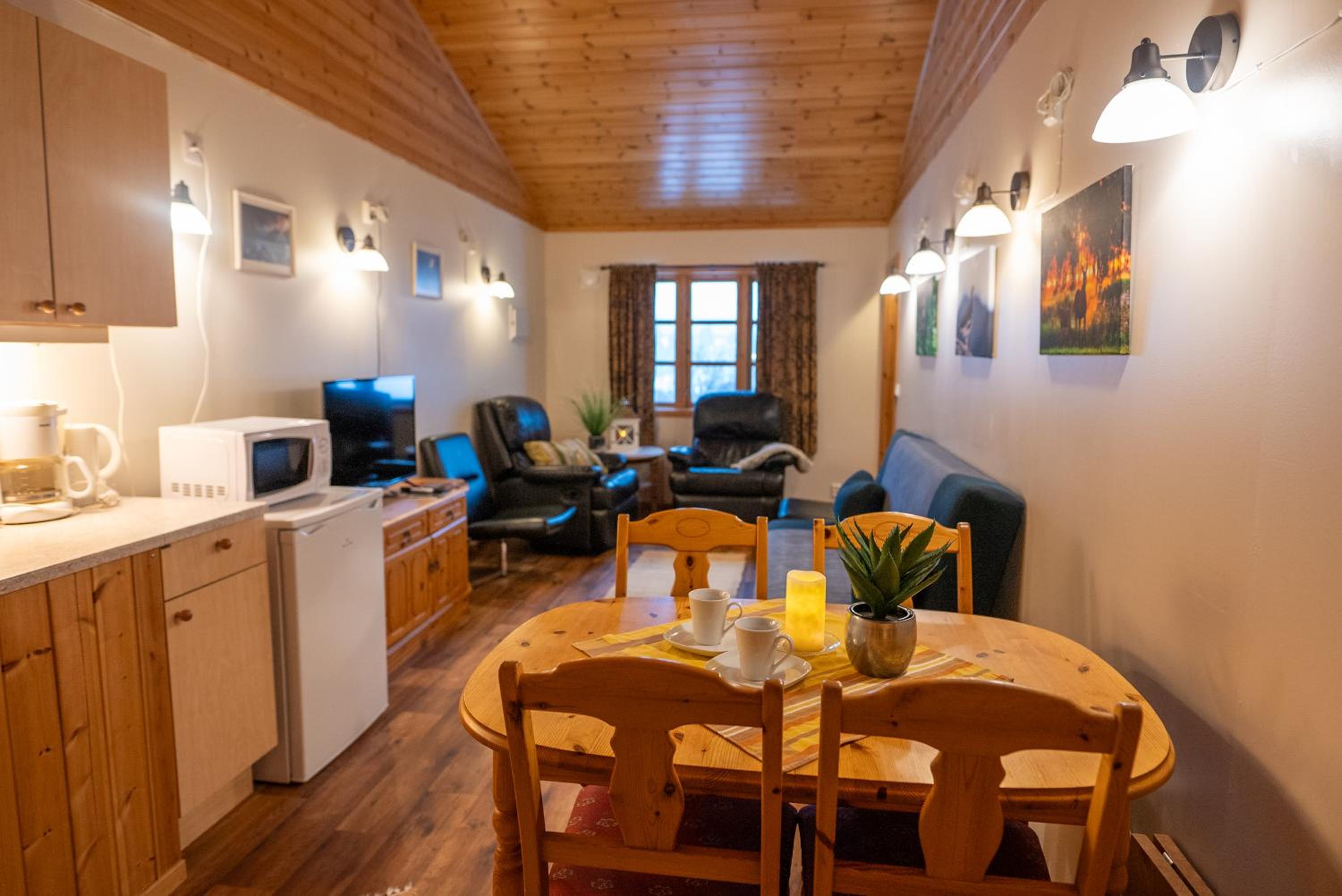 Two-Bedroom Cottage - Photo 4