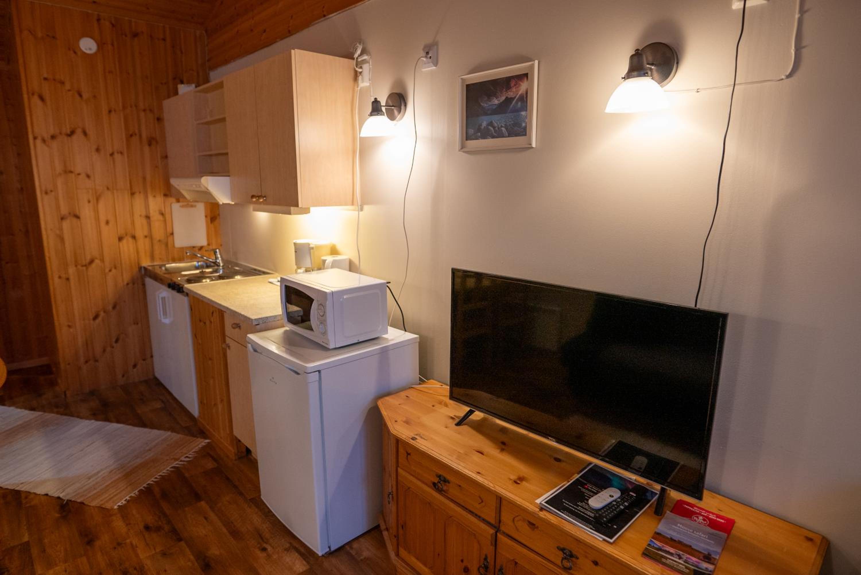 Two-Bedroom Cottage - Photo 7