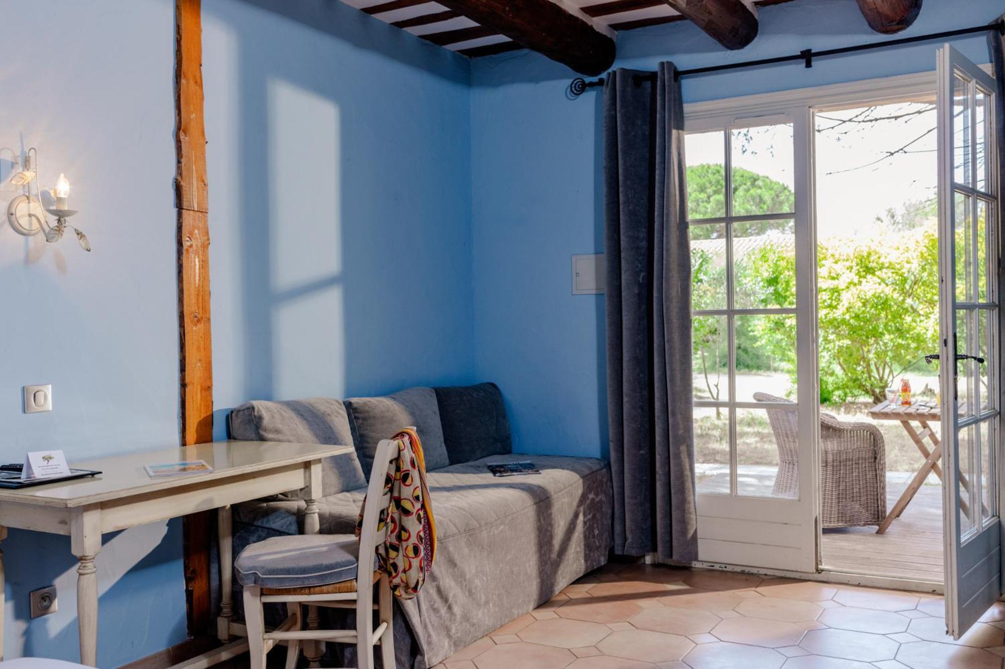 Camargue Twin Room - Photo 7