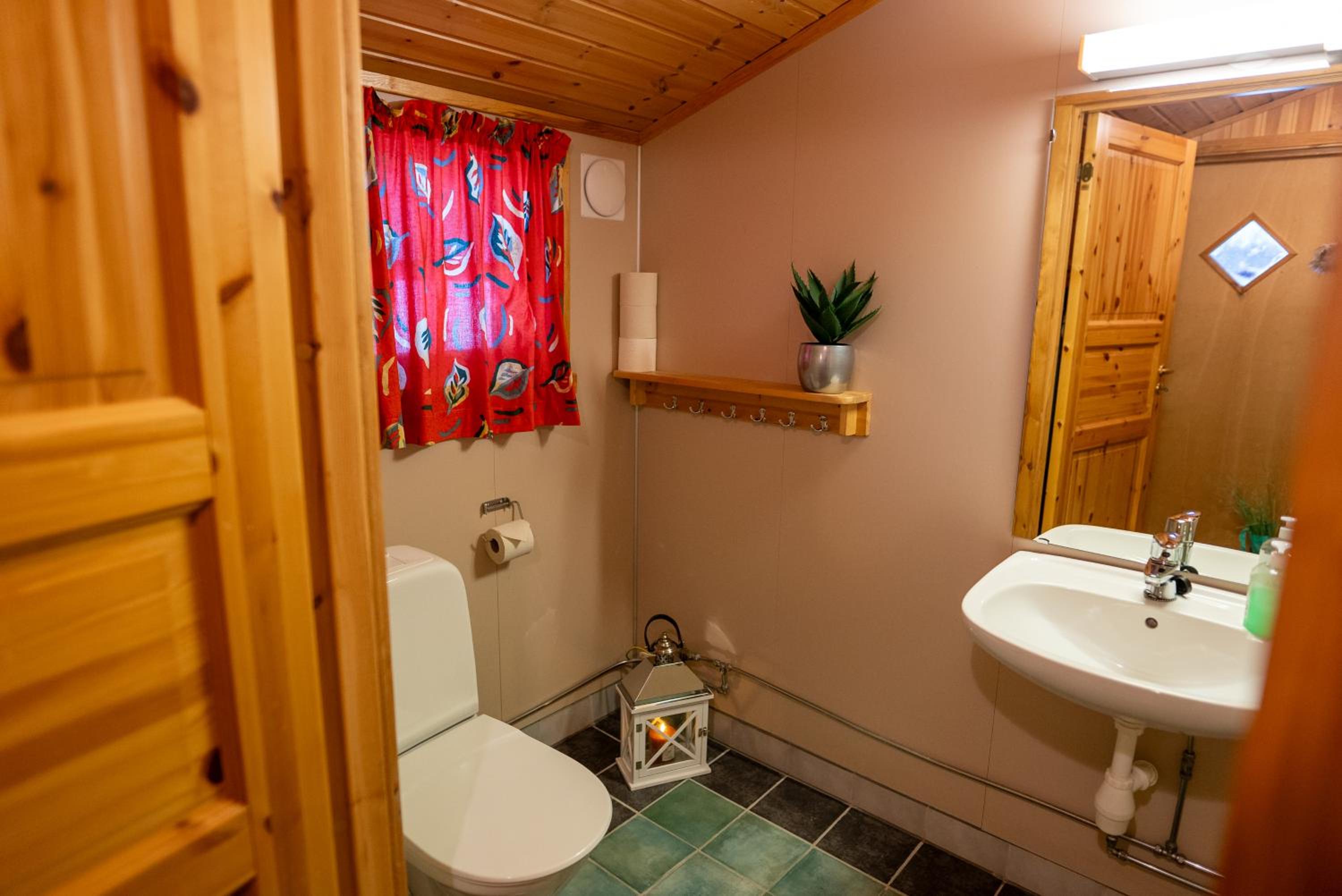 Two-Bedroom Cottage - Photo 12