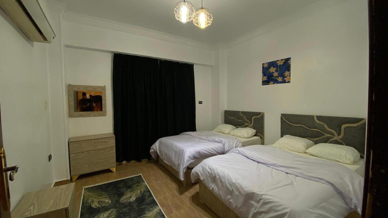 Three-Bedroom Apartment photo 2