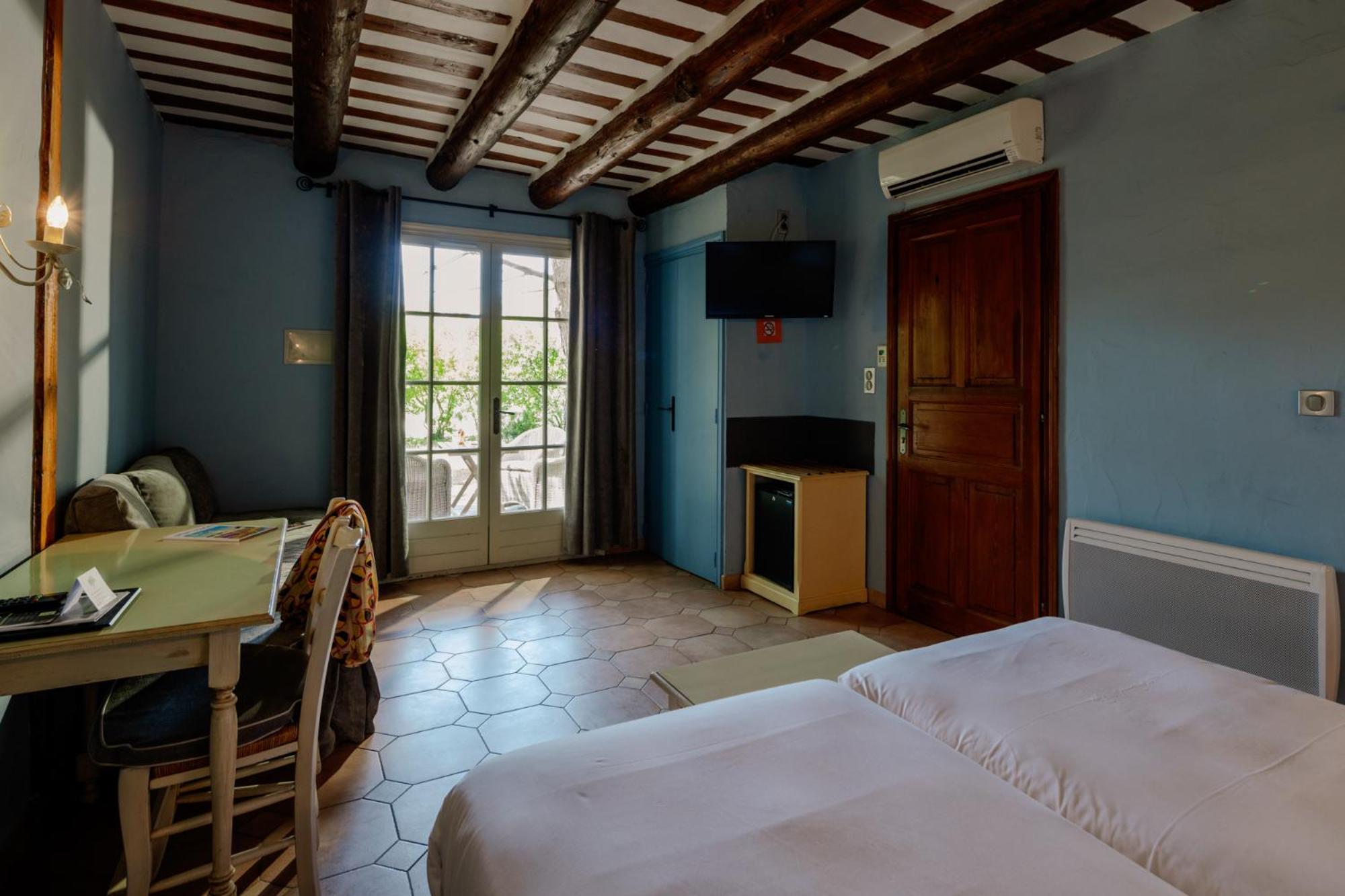 Camargue Twin Room - Photo 6