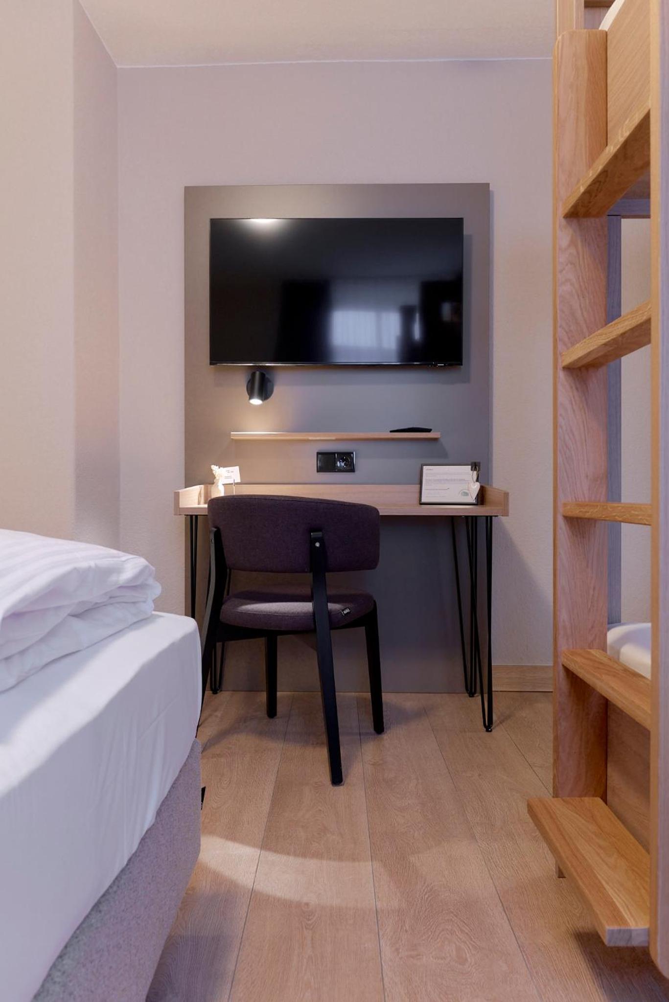 Quadruple Room - Photo 6