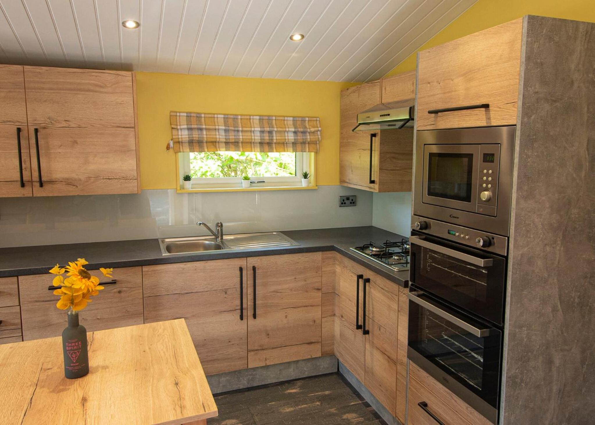 Three-Bedroom House photo 3