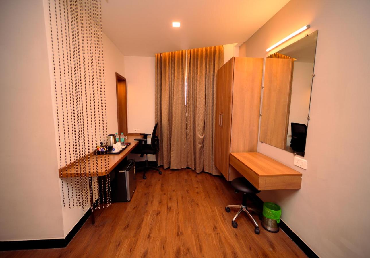 Superior King Room photo 2