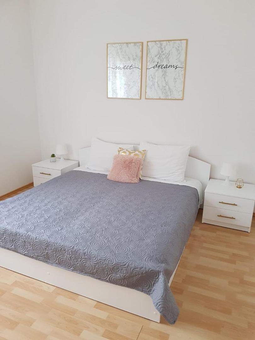 Apartment photo 2