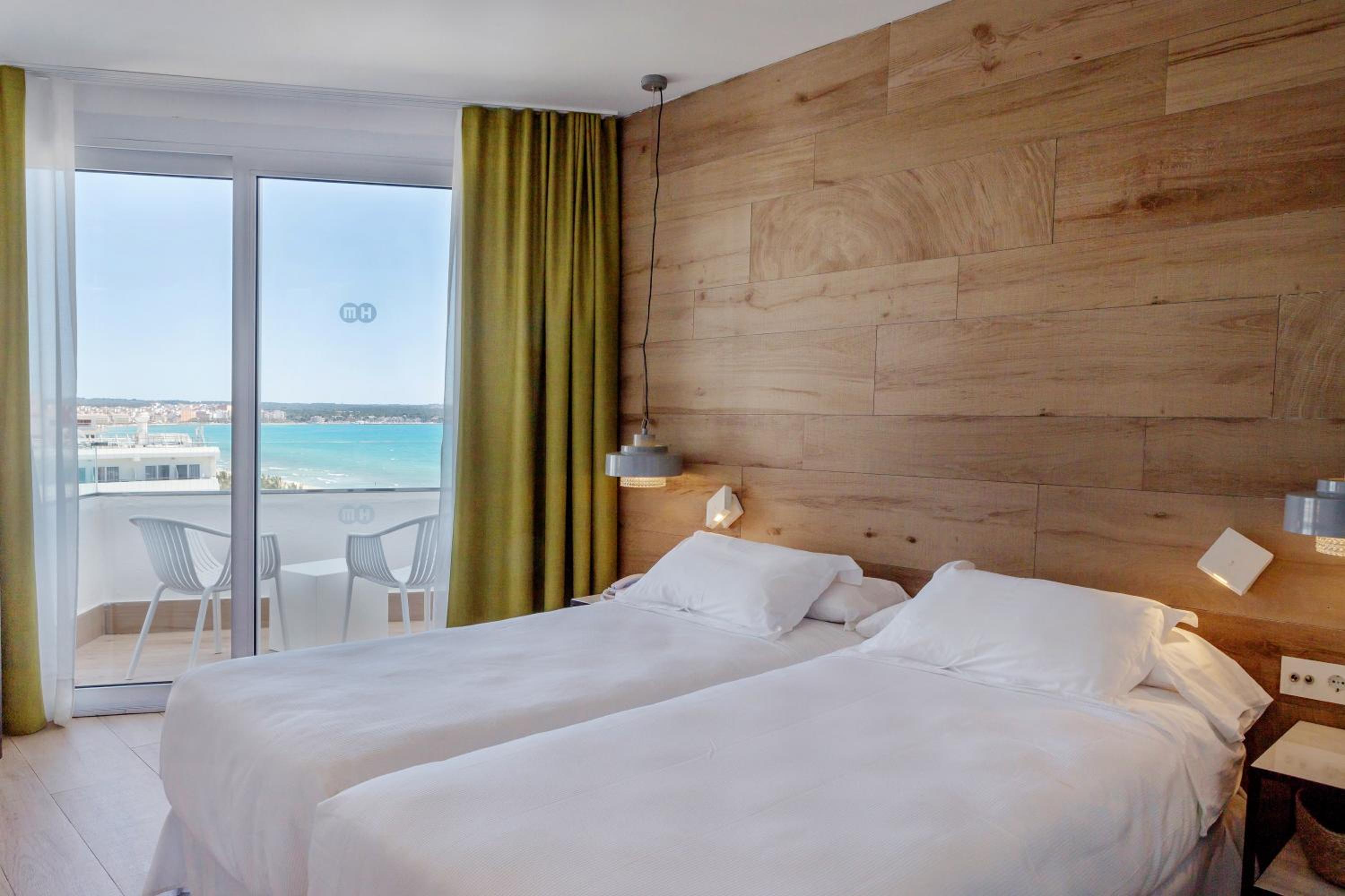 Twin Room Side Sea View with Balcony