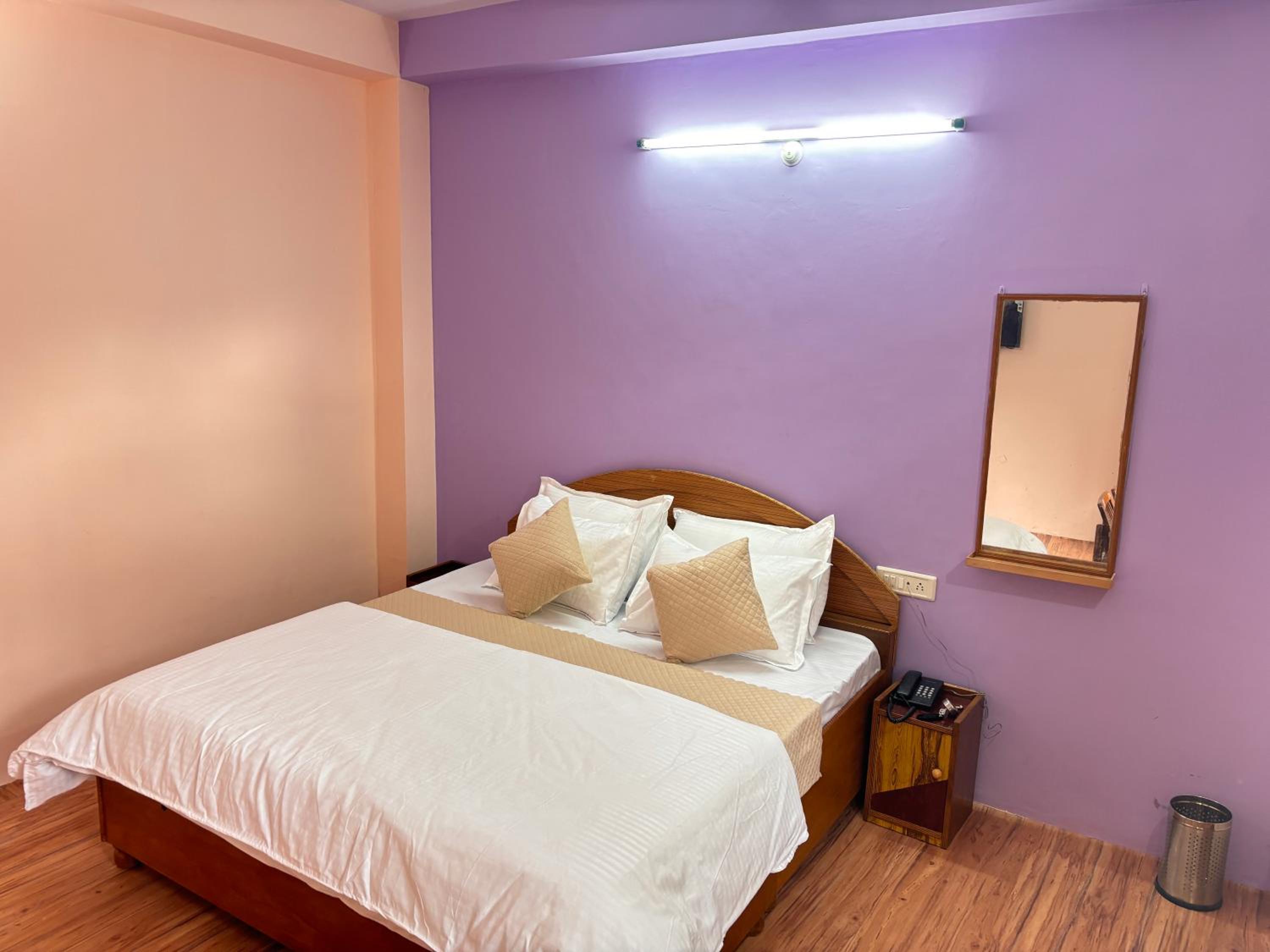 Economy Double Or Twin Room photo 2