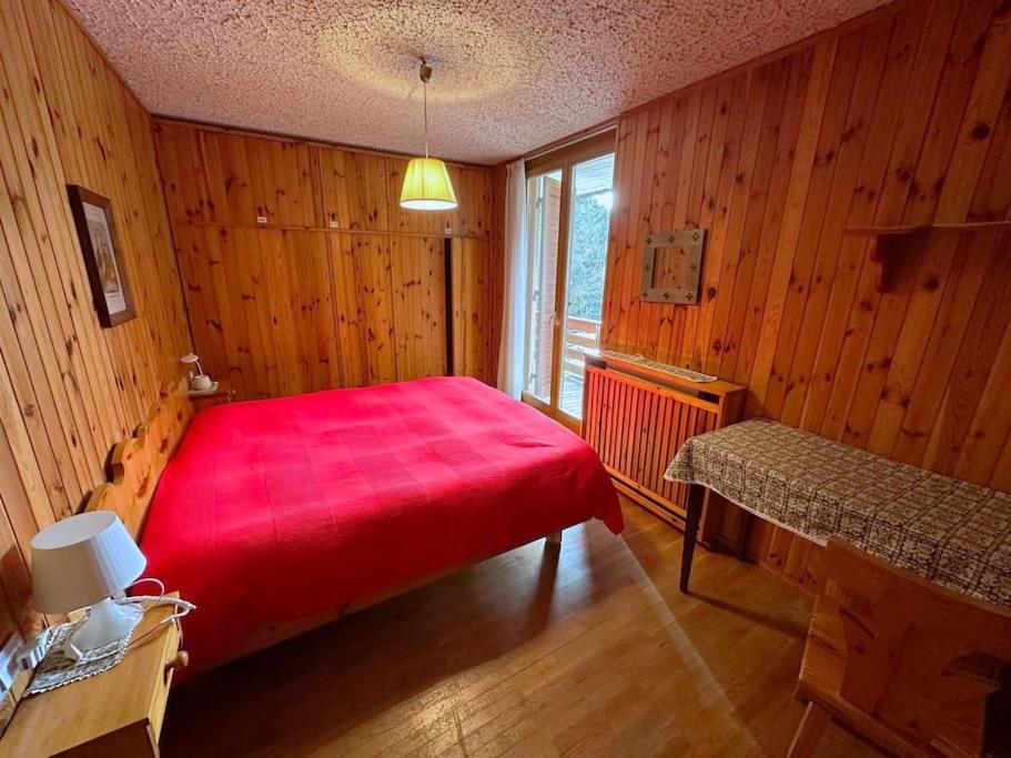 Three-Bedroom Apartment photo 2