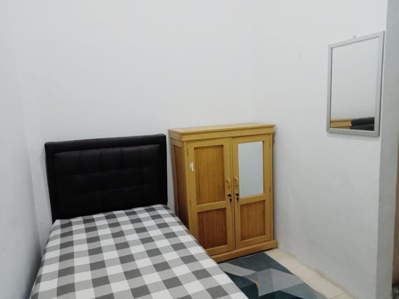 Twin Room With Bathroom photo 2