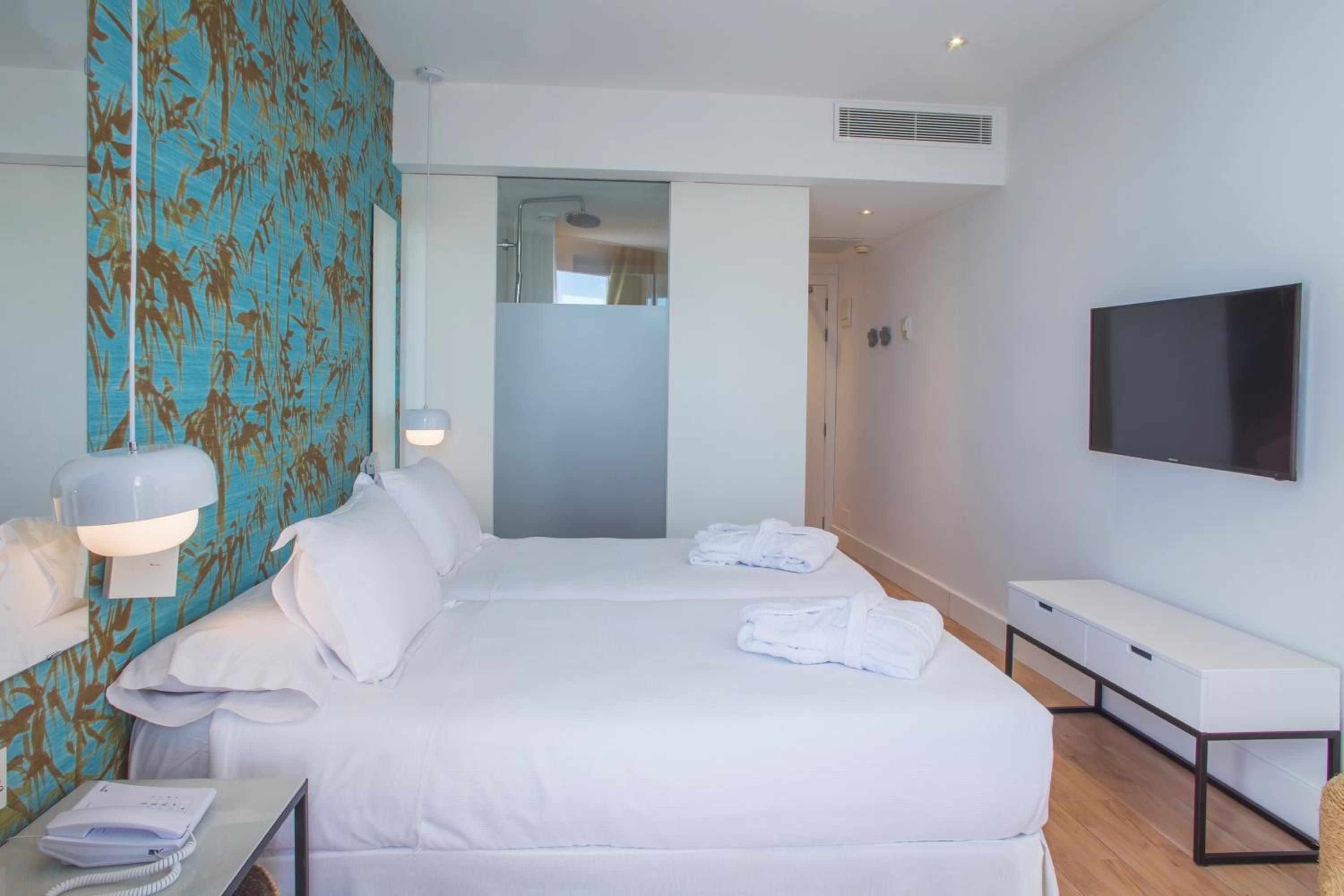 Premium Twin Room Side Sea View with Balcony