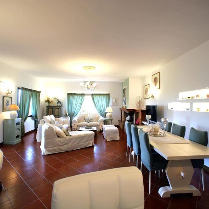 Villa photo 1