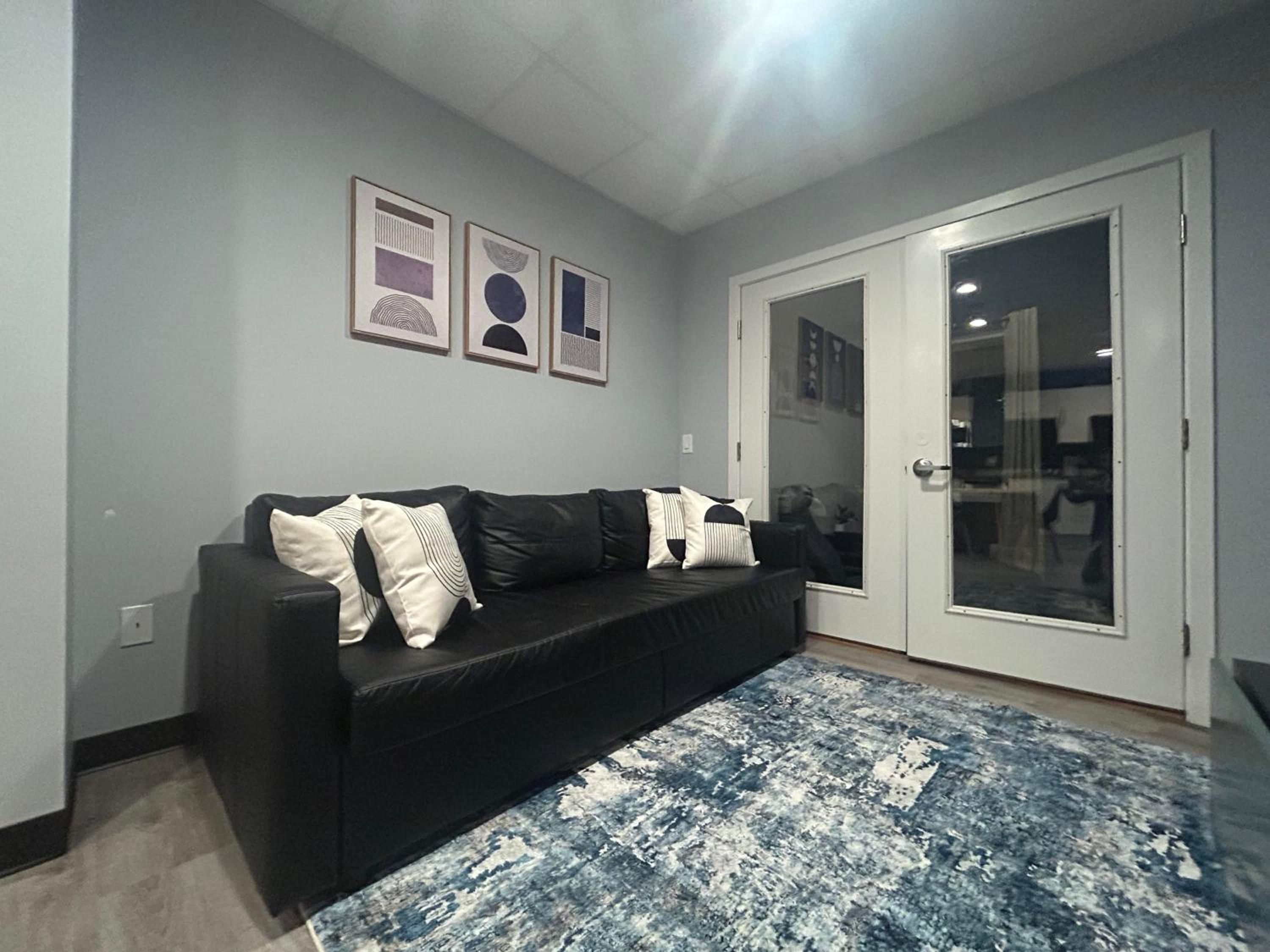 Apartment photo 2