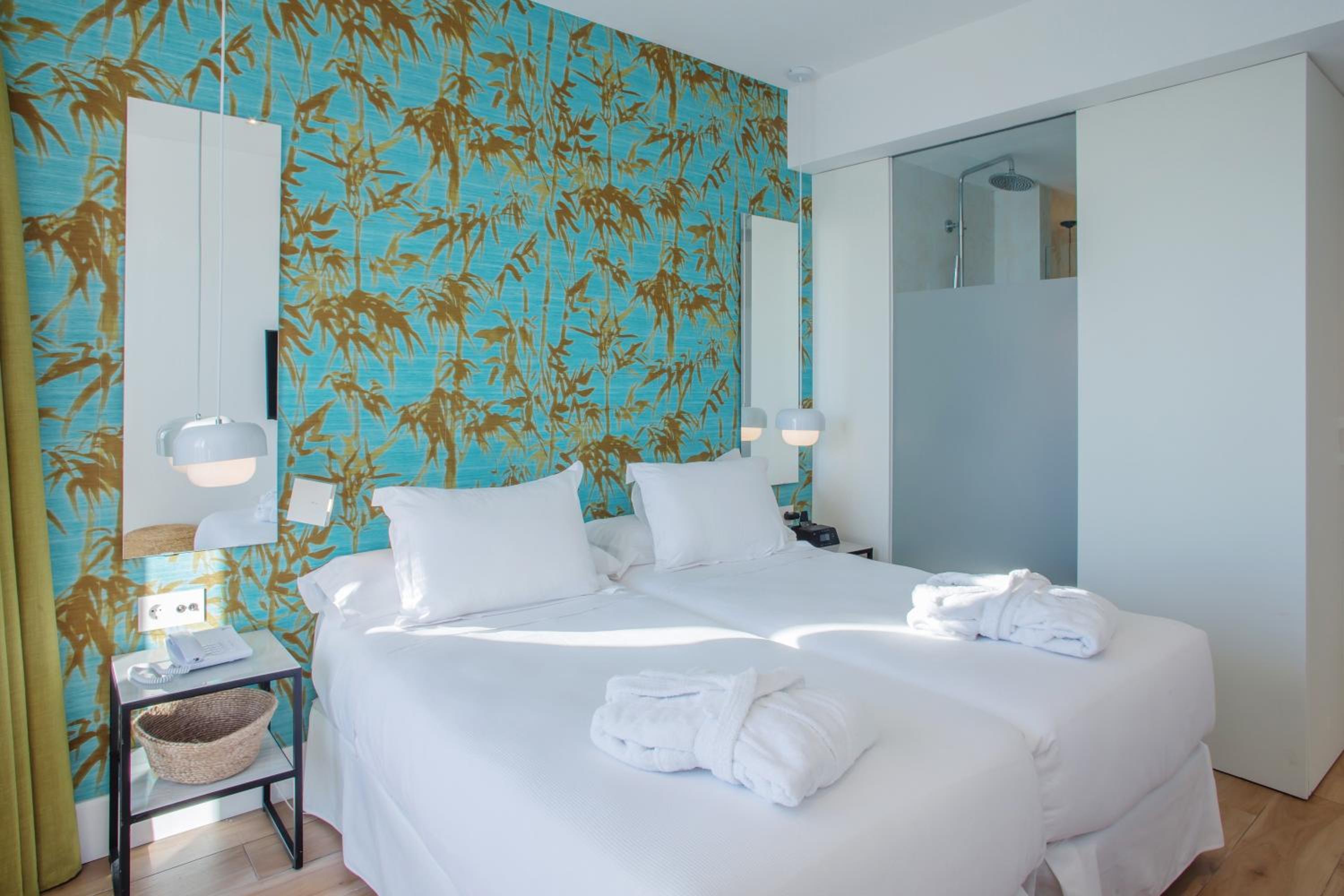 Premium Twin Room Side Sea View with Balcony