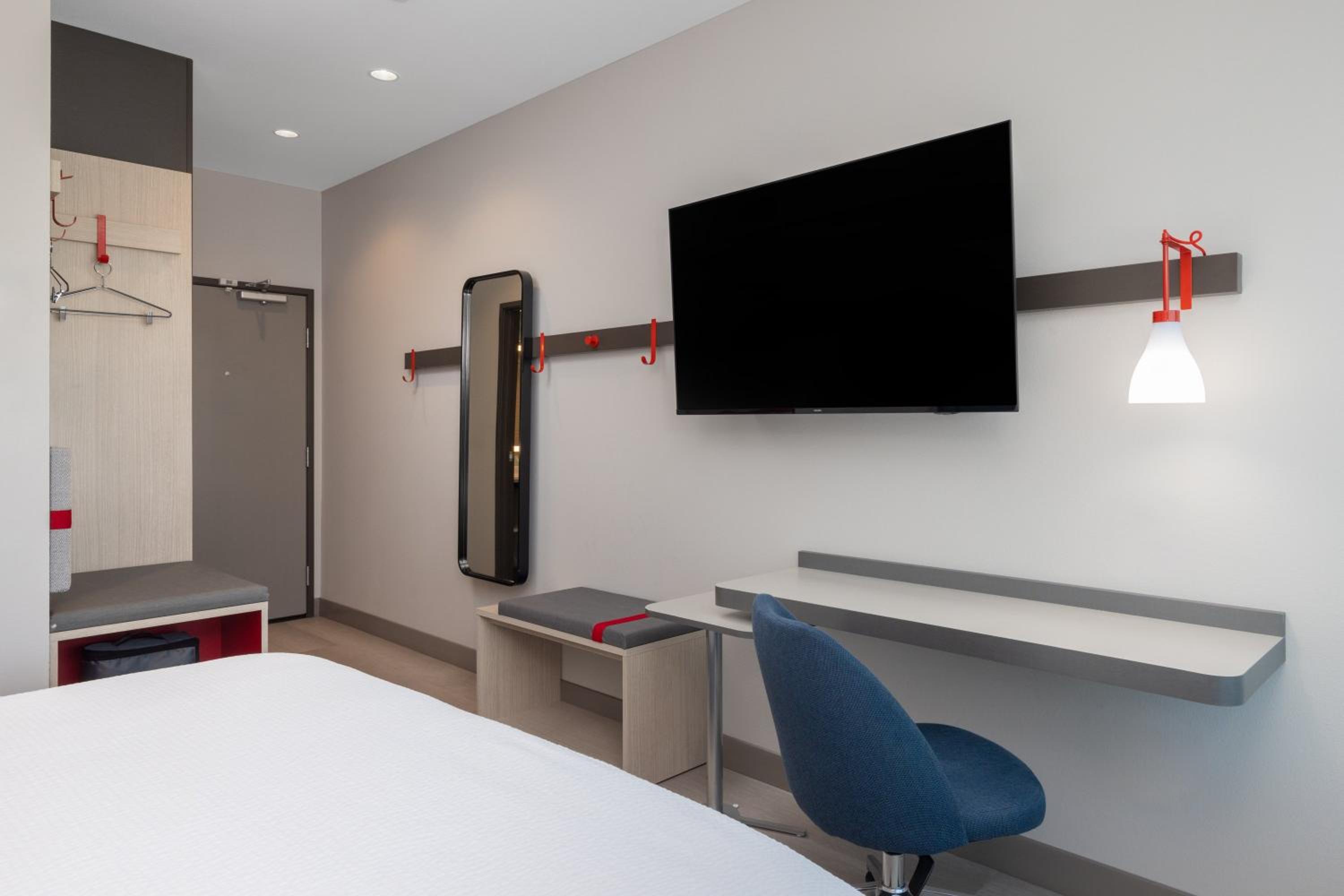Standard King Room - Photo 3