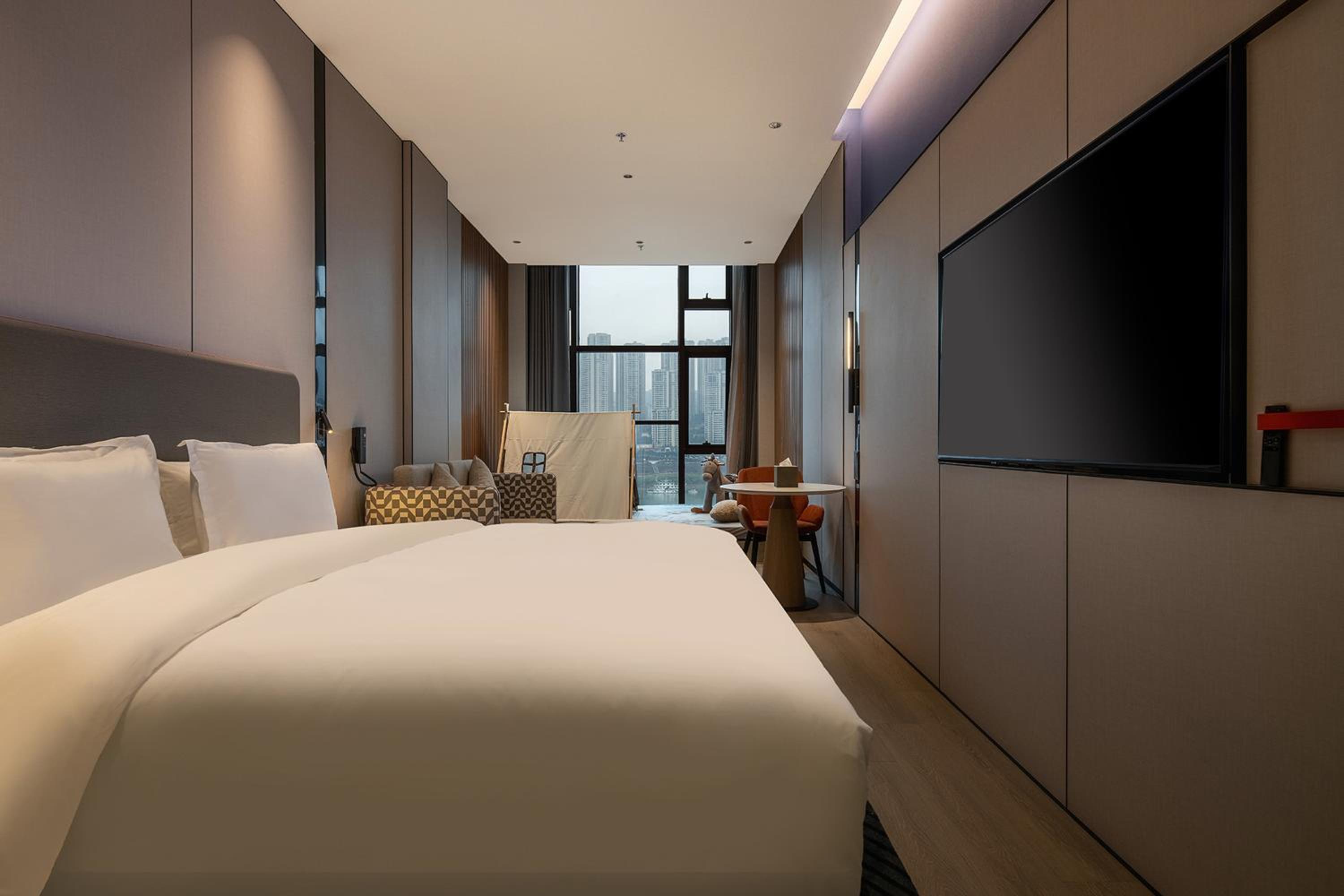 Standard King Room with River View - Kids Theme