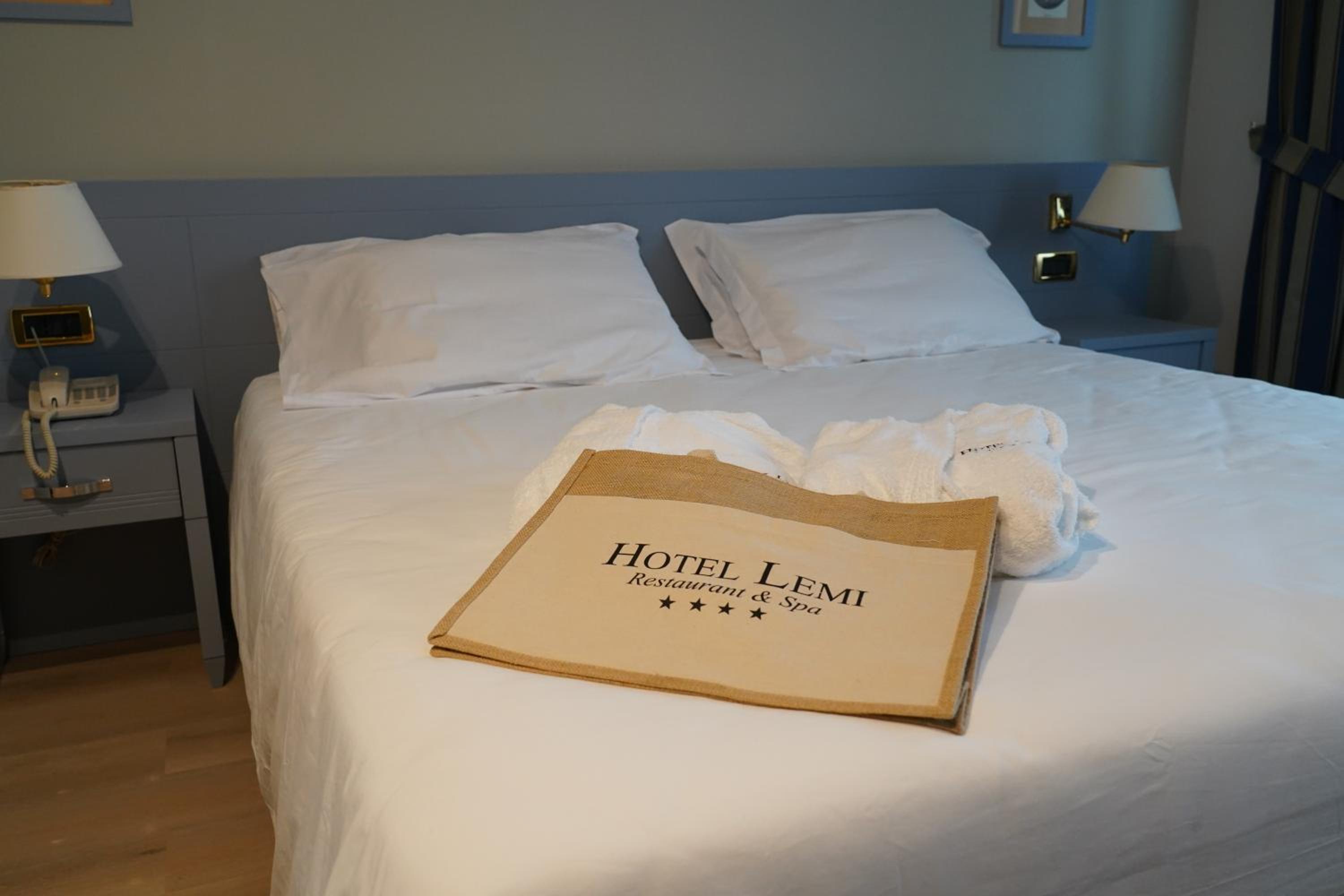 Double Room with Garden View - Photo 8