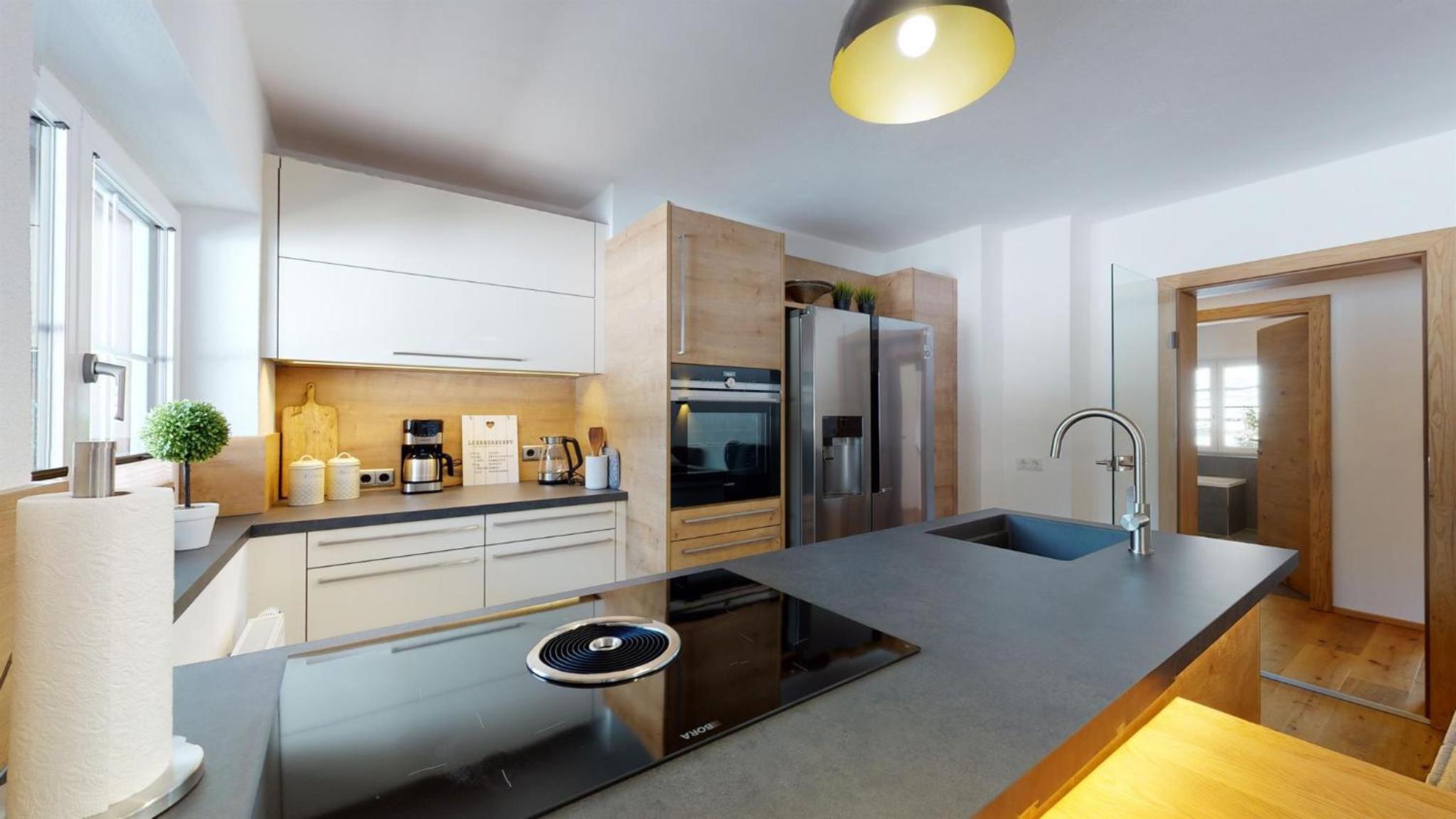 Two-Bedroom Apartment with Bath photo 3