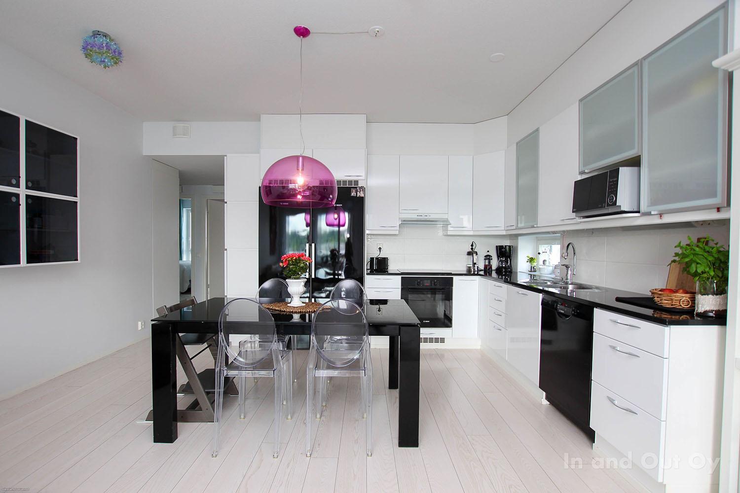 Two-Bedroom Apartment with Balcony photo 3