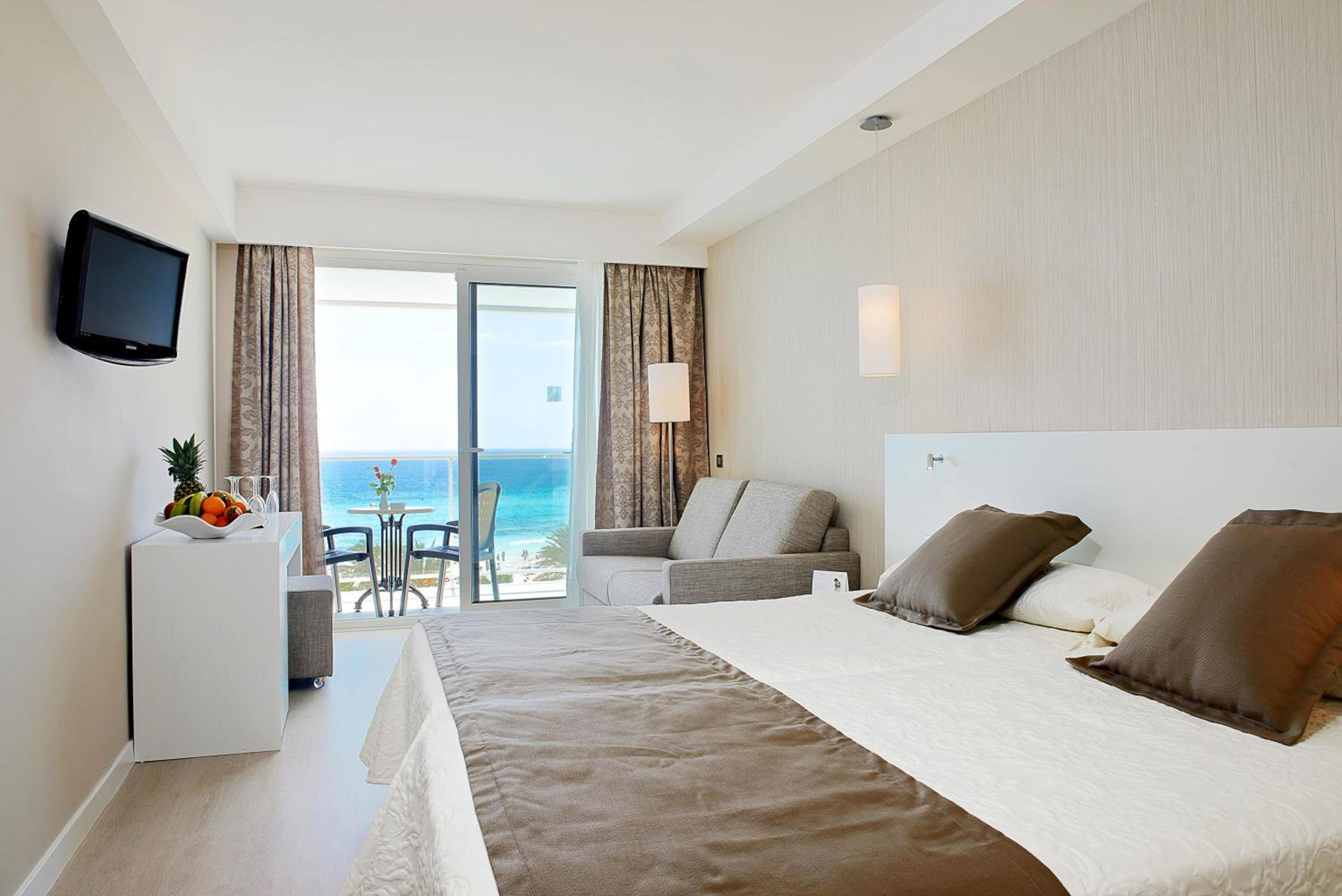 Junior Suite with Sea View - Photo 1
