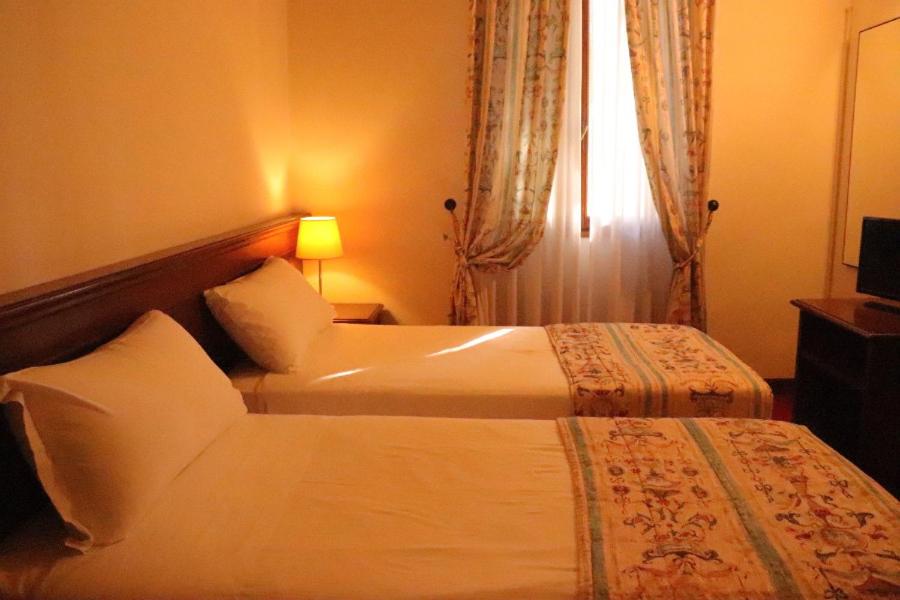Twin Room with Bathroom
