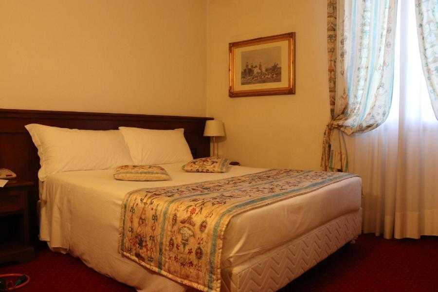 Twin Room with Bathroom