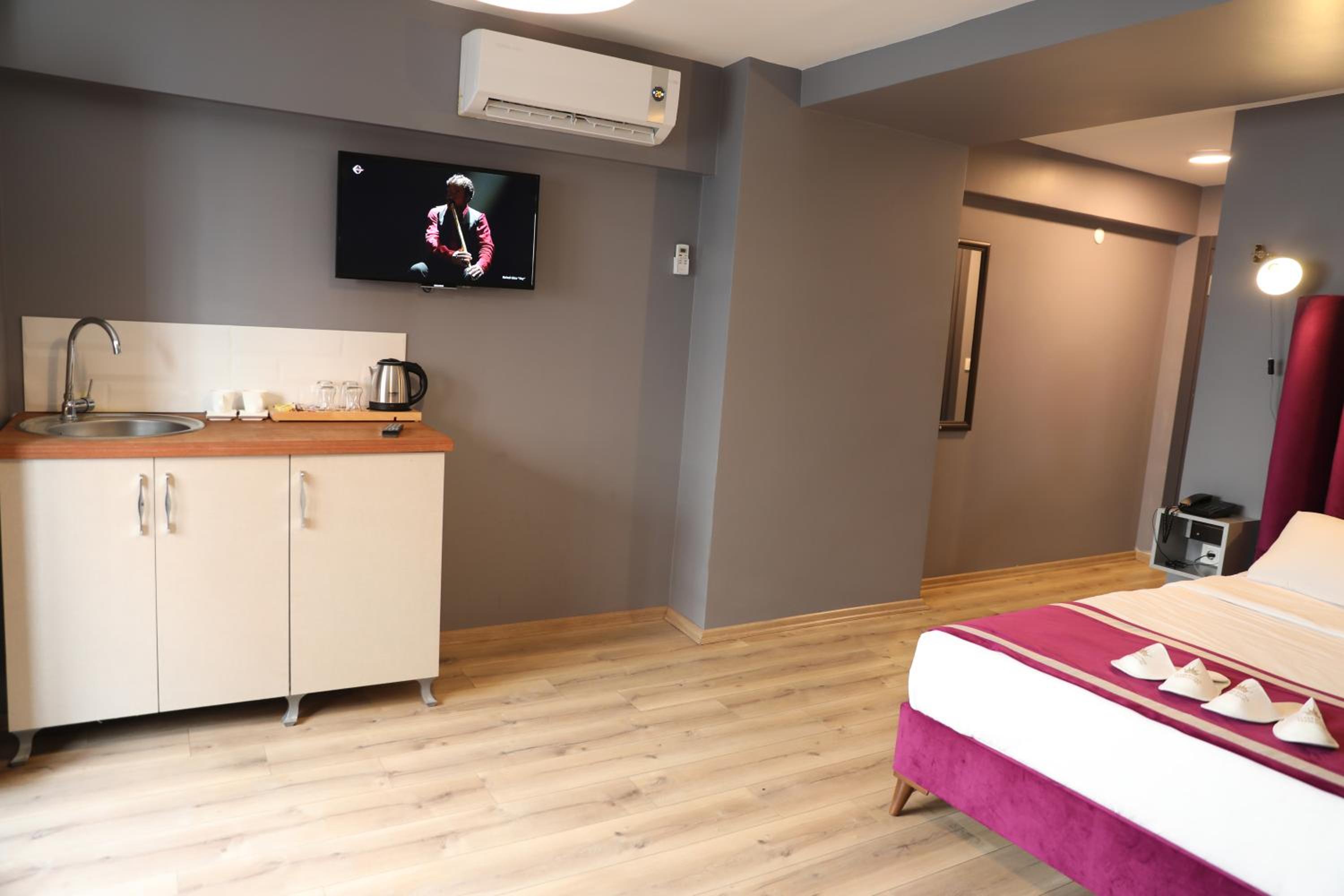 Deluxe Double Room With Two Double Beds photo 1