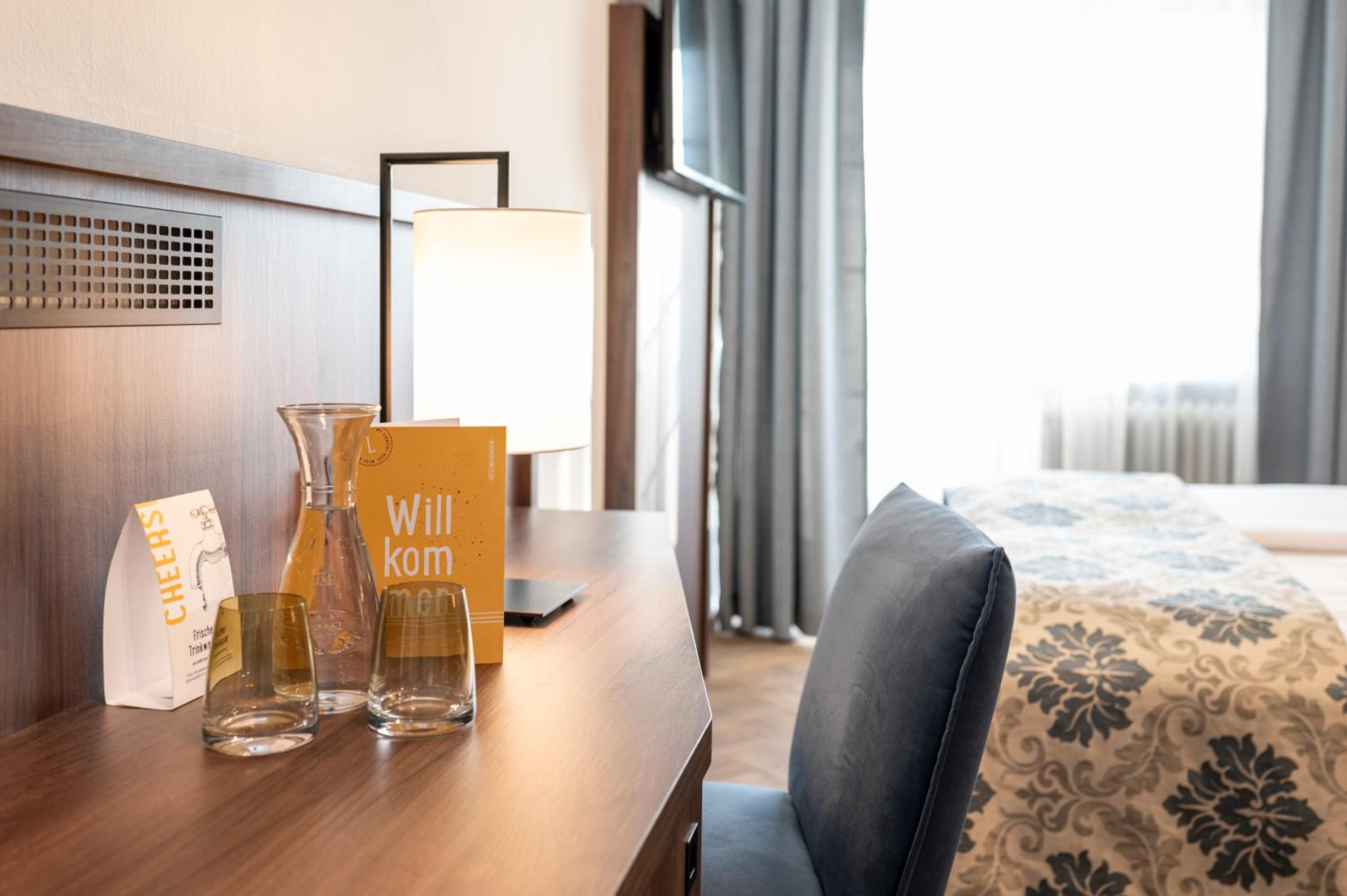 Double Room with Balcony - Photo 12