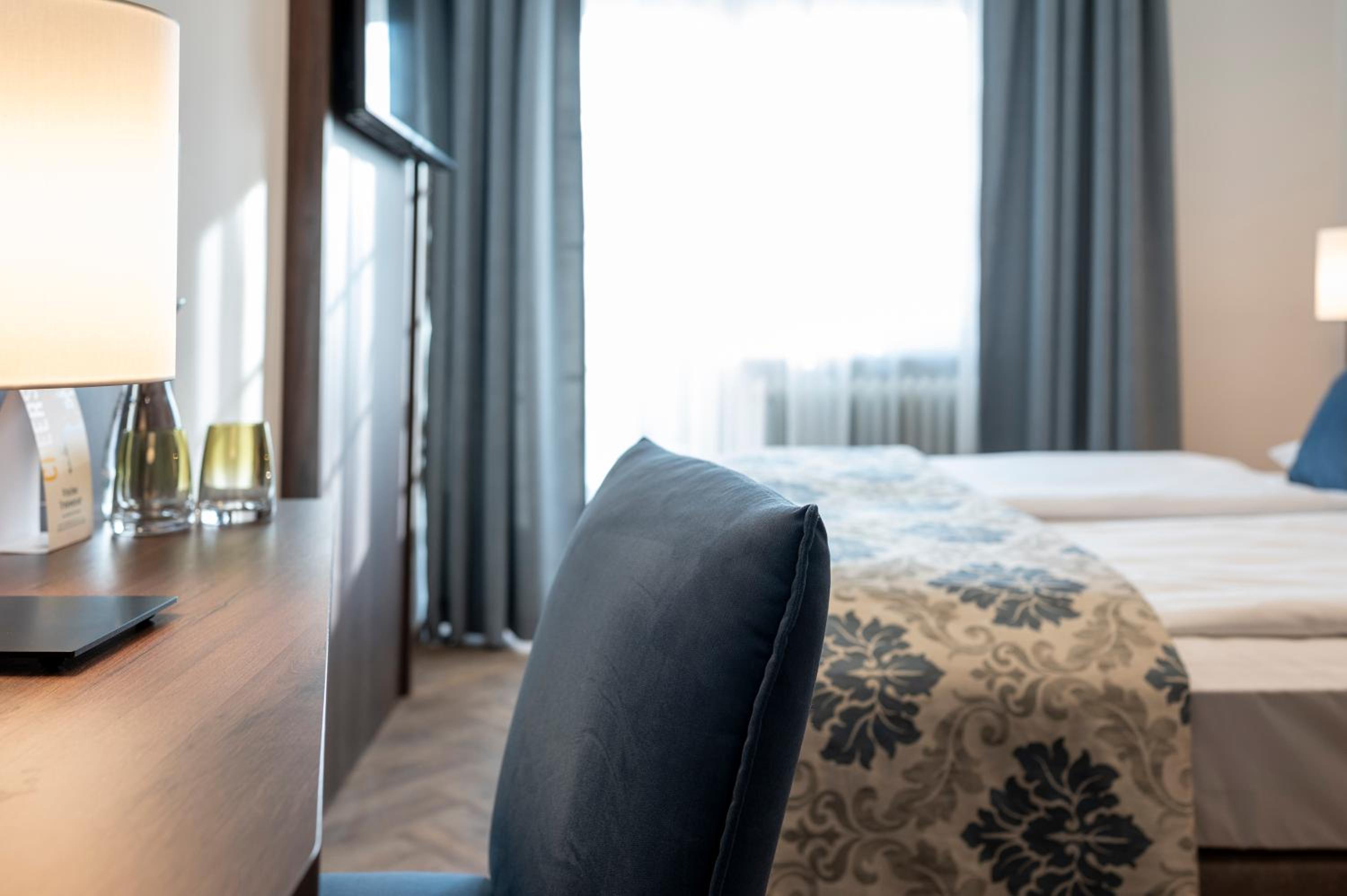Double Room with Balcony - Photo 11