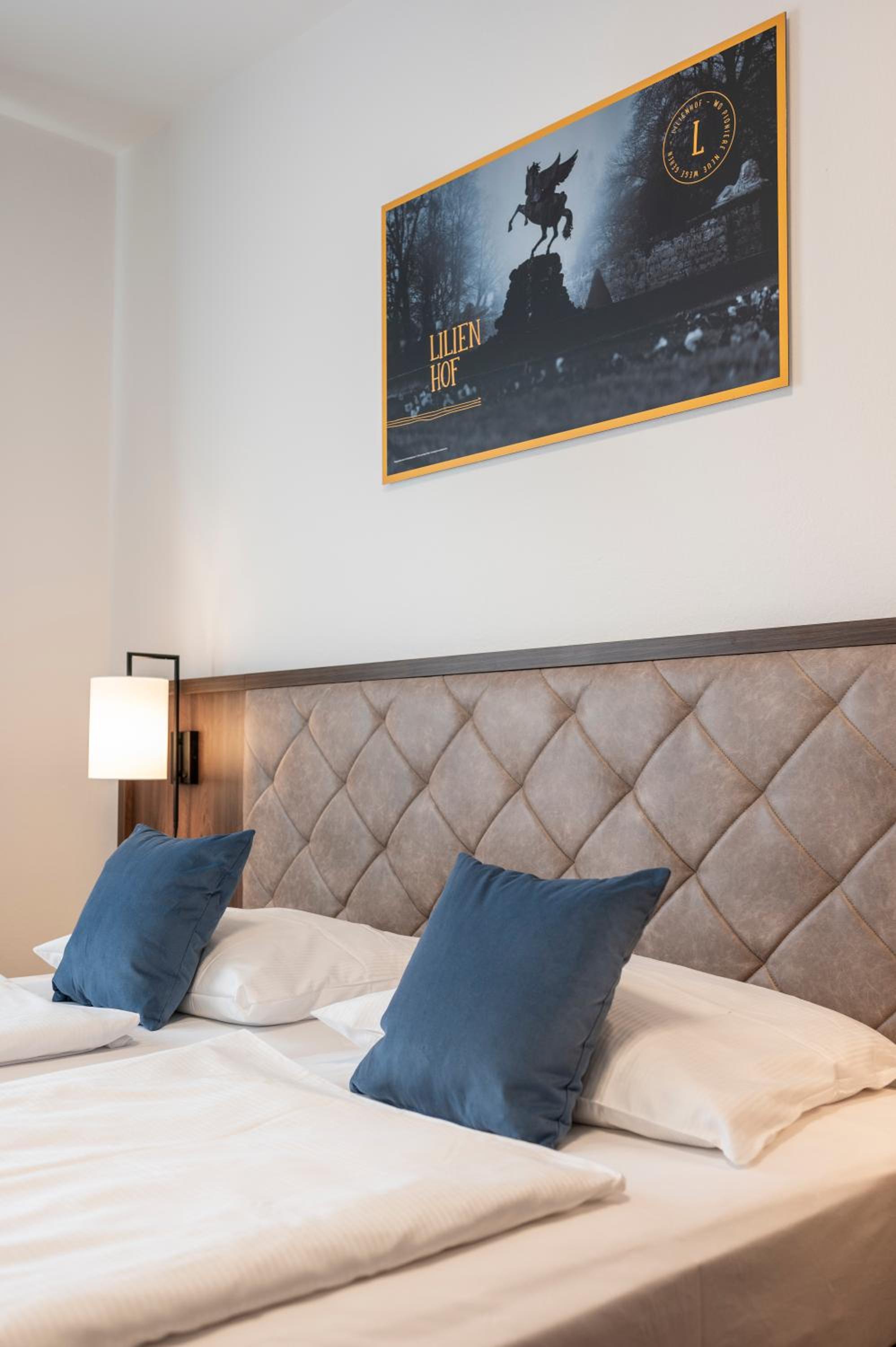 Double Room with Balcony - Photo 9