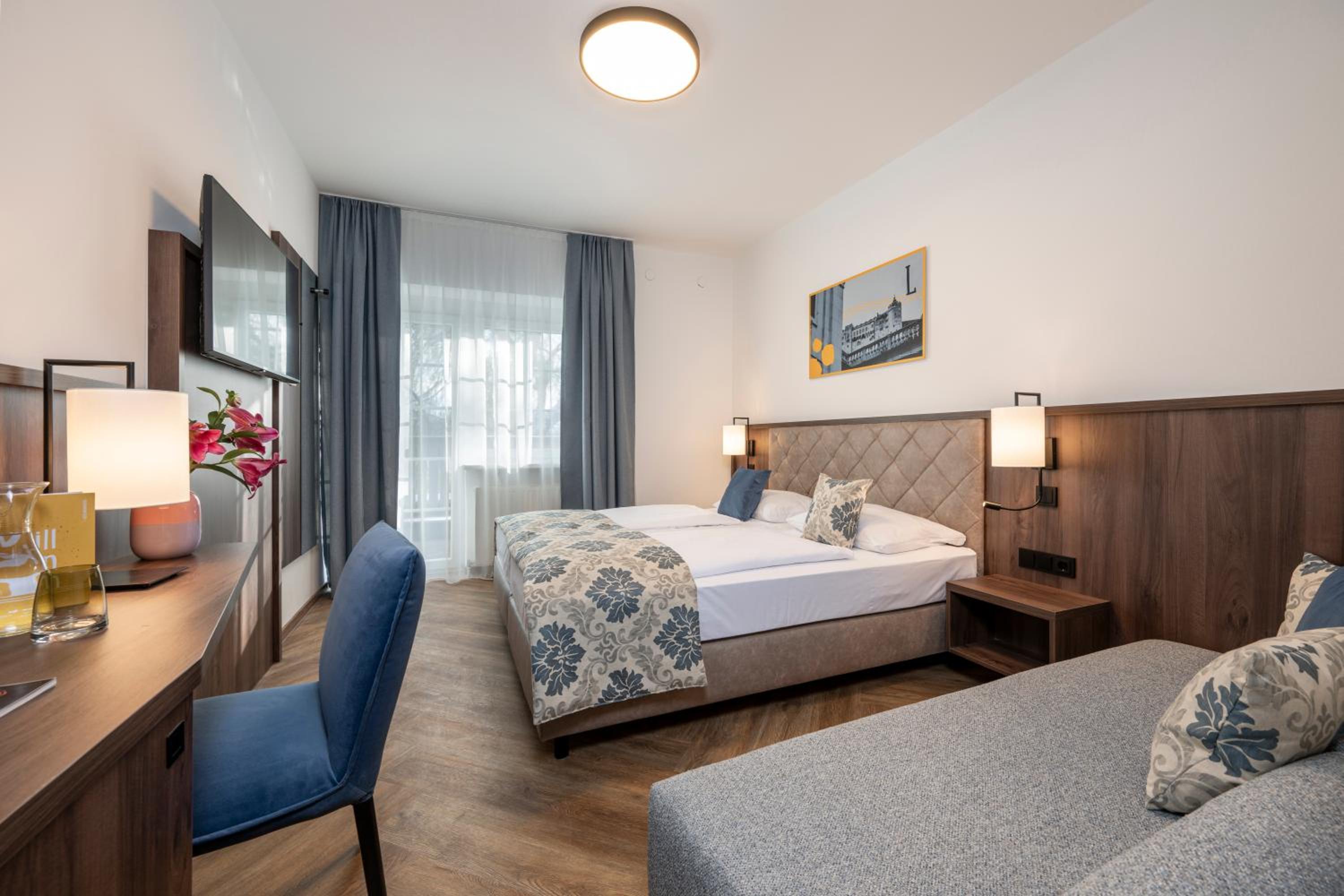 Double Room with Balcony - Photo 1