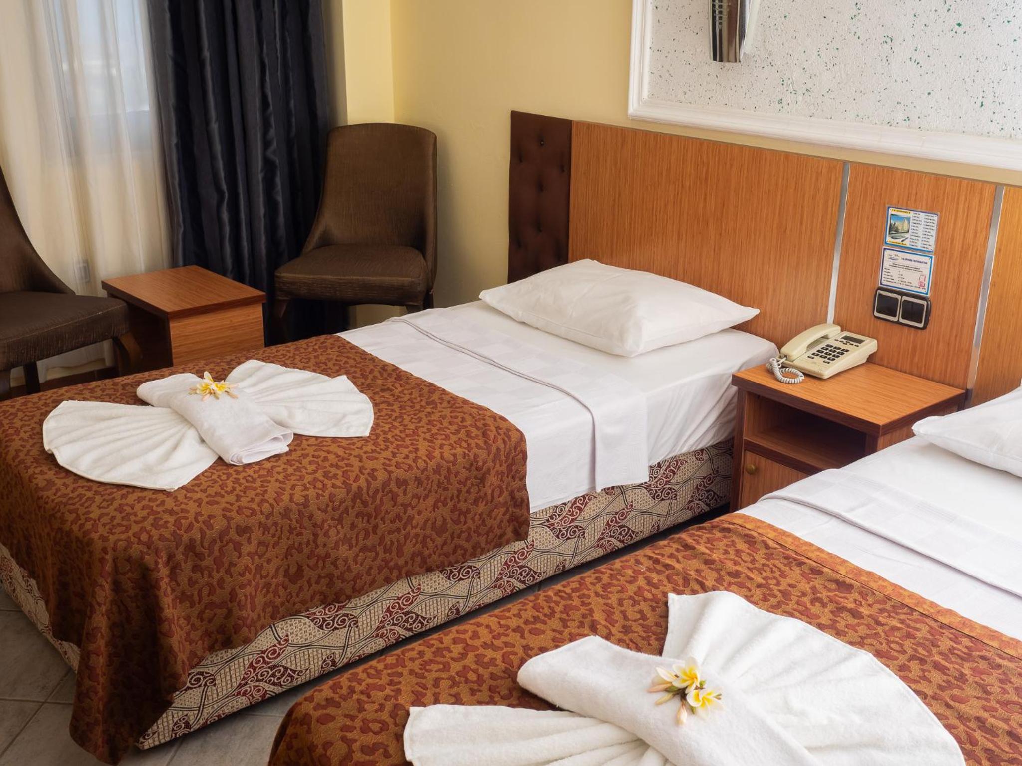 Standard Triple Room with Sea View