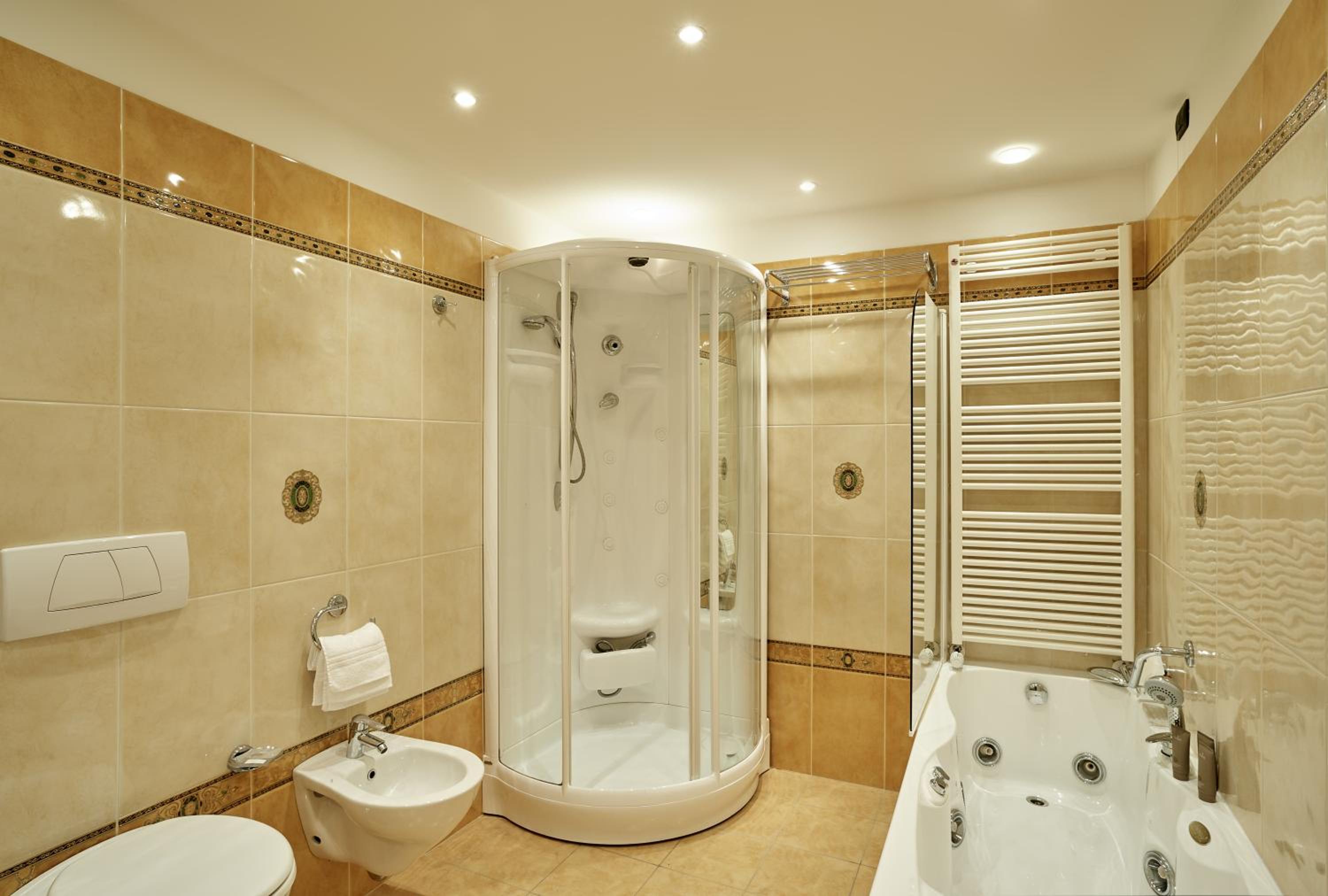 Twin Room with Bathroom