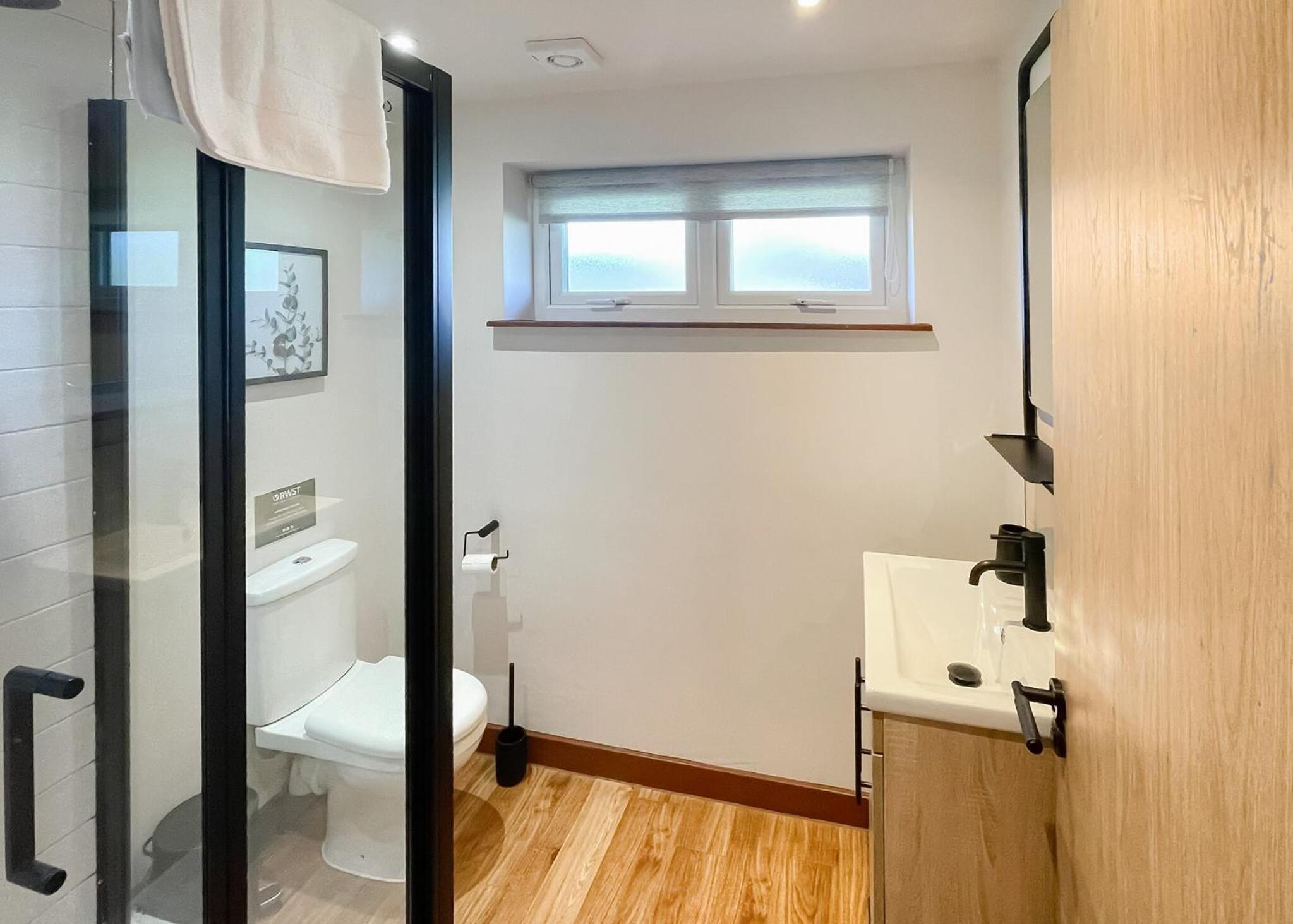 Three-Bedroom Holiday Home 2 photo 3