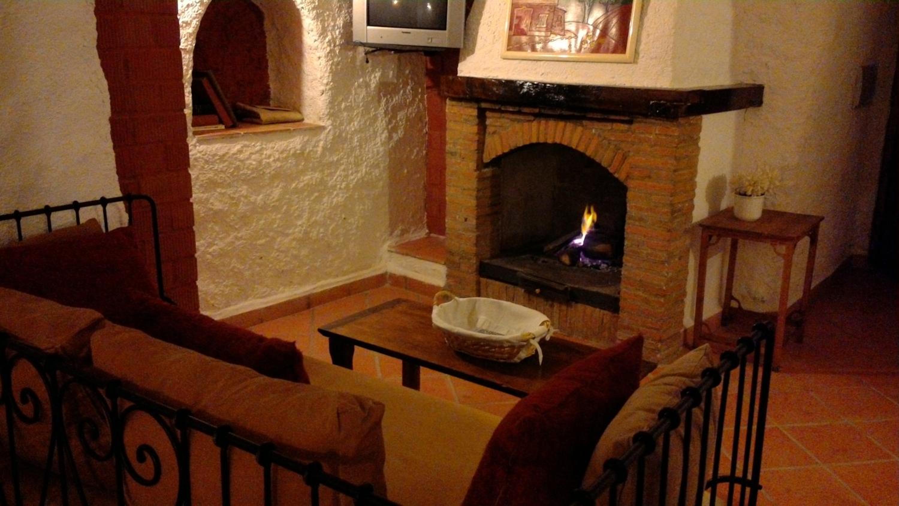 Superior Cave with Hot tub - Photo 47