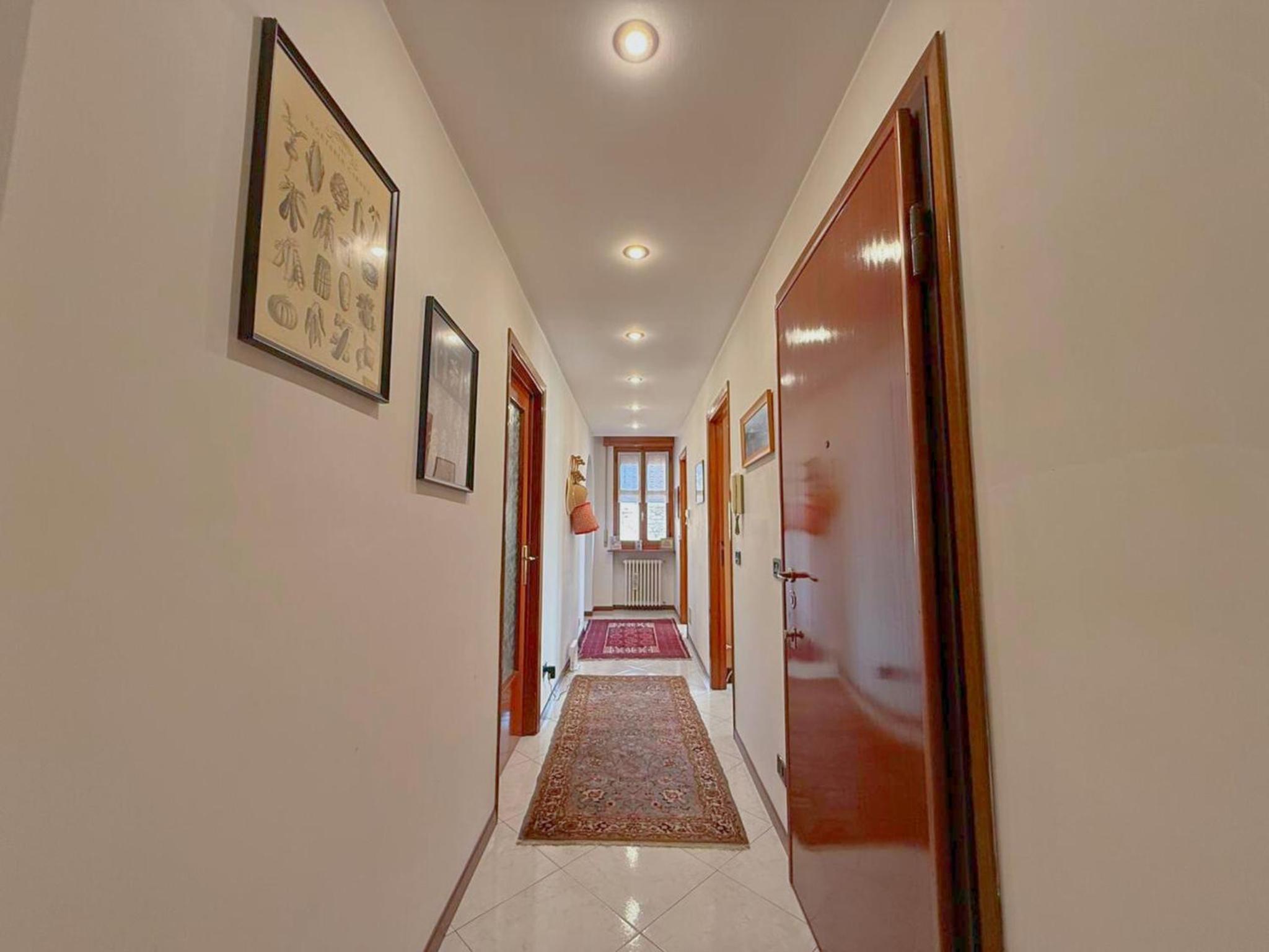 Classic Apartment photo 3