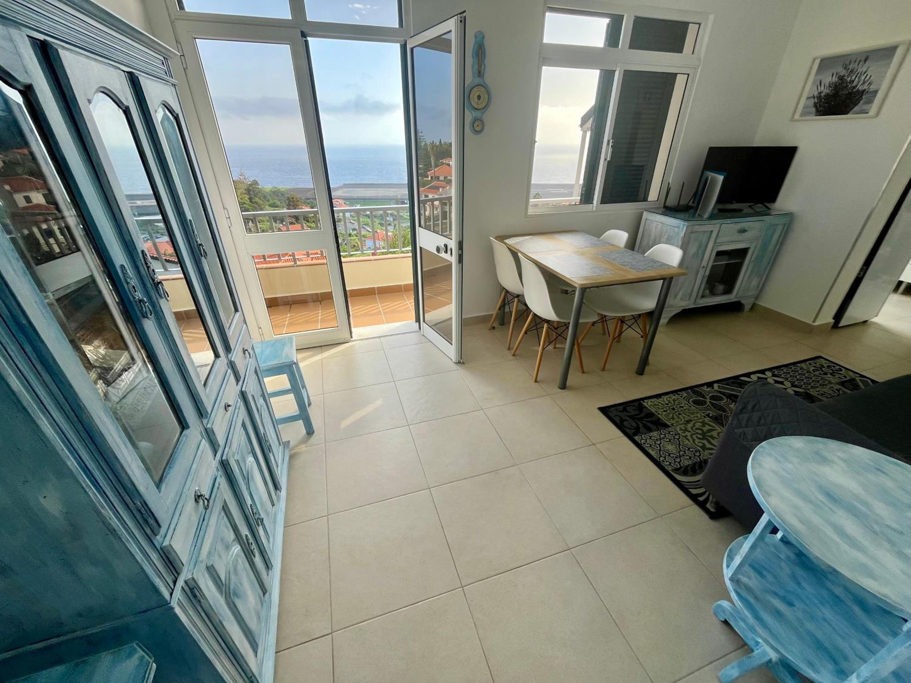 Apartment with Sea View photo 2