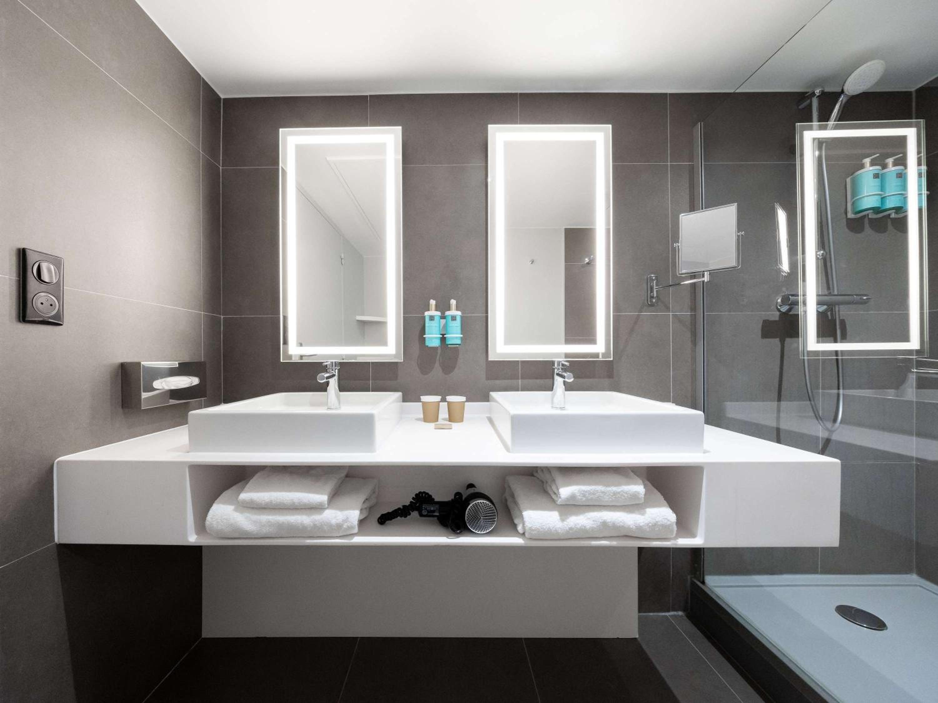 Superior Suite - Photo 21