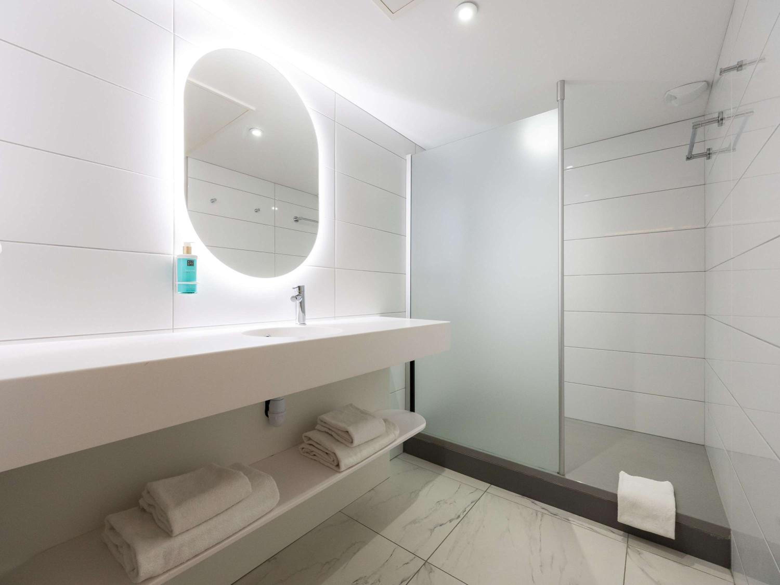 Standard Suite - Photo 7