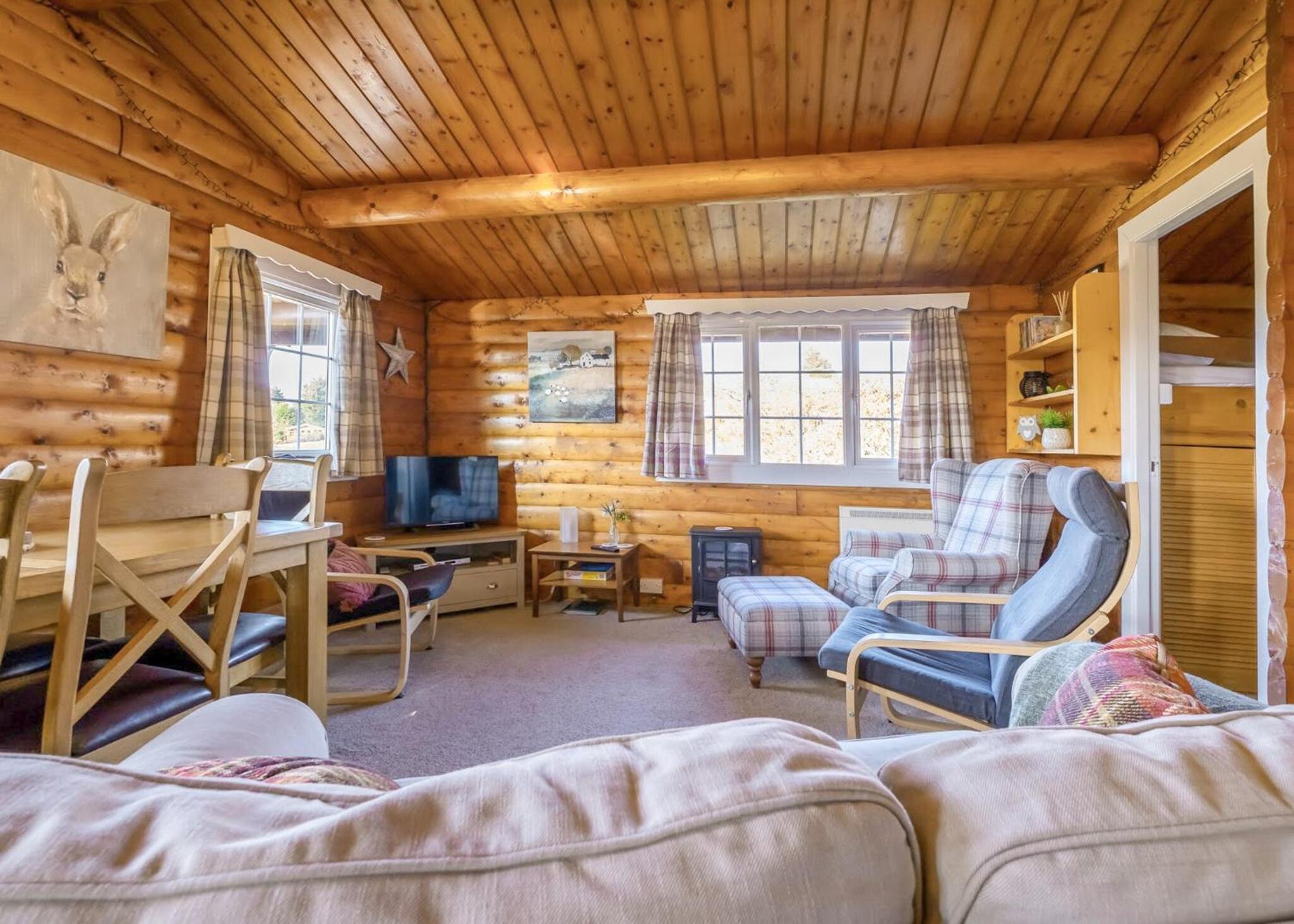 Three-Bedroom Holiday Home 5