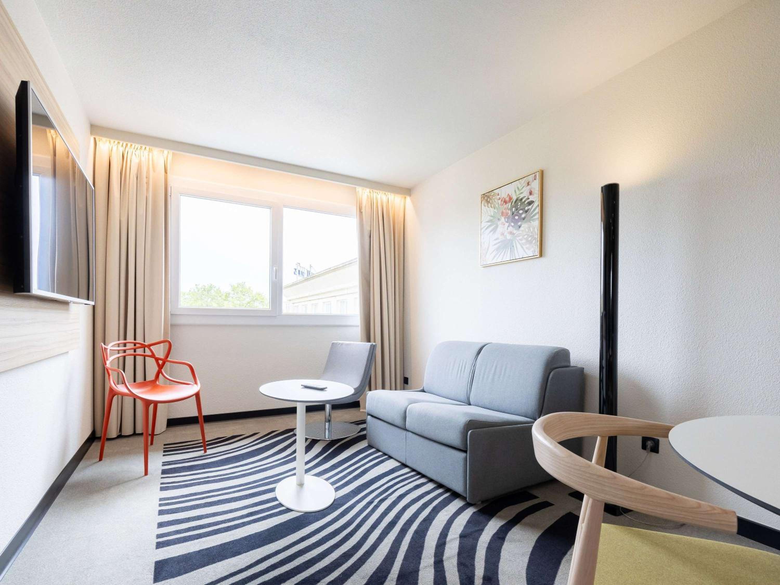 Superior Suite - Photo 17