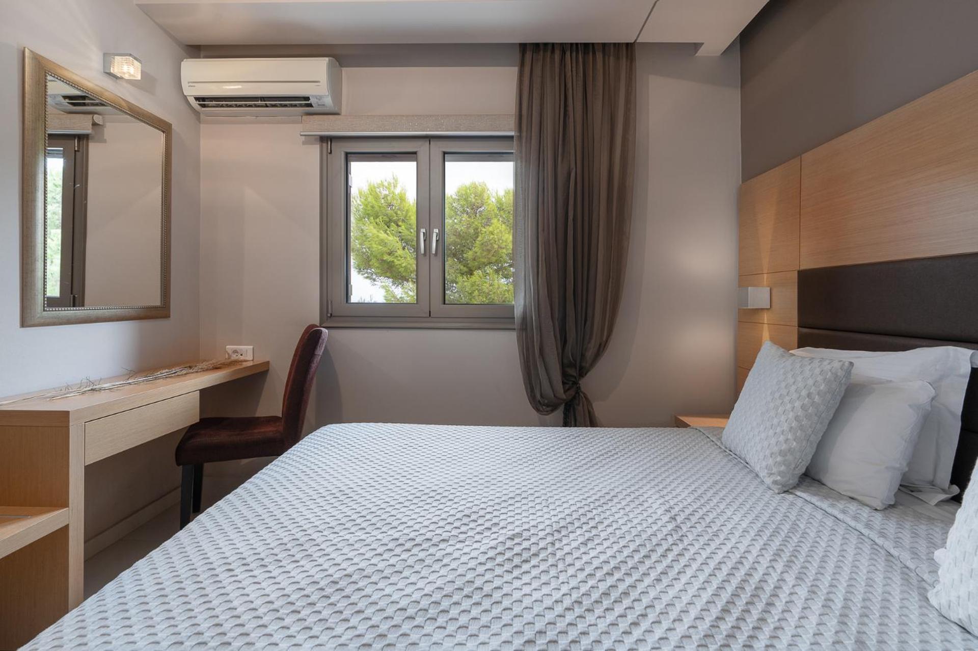 Superior Suite with Sea View (2 Adults)