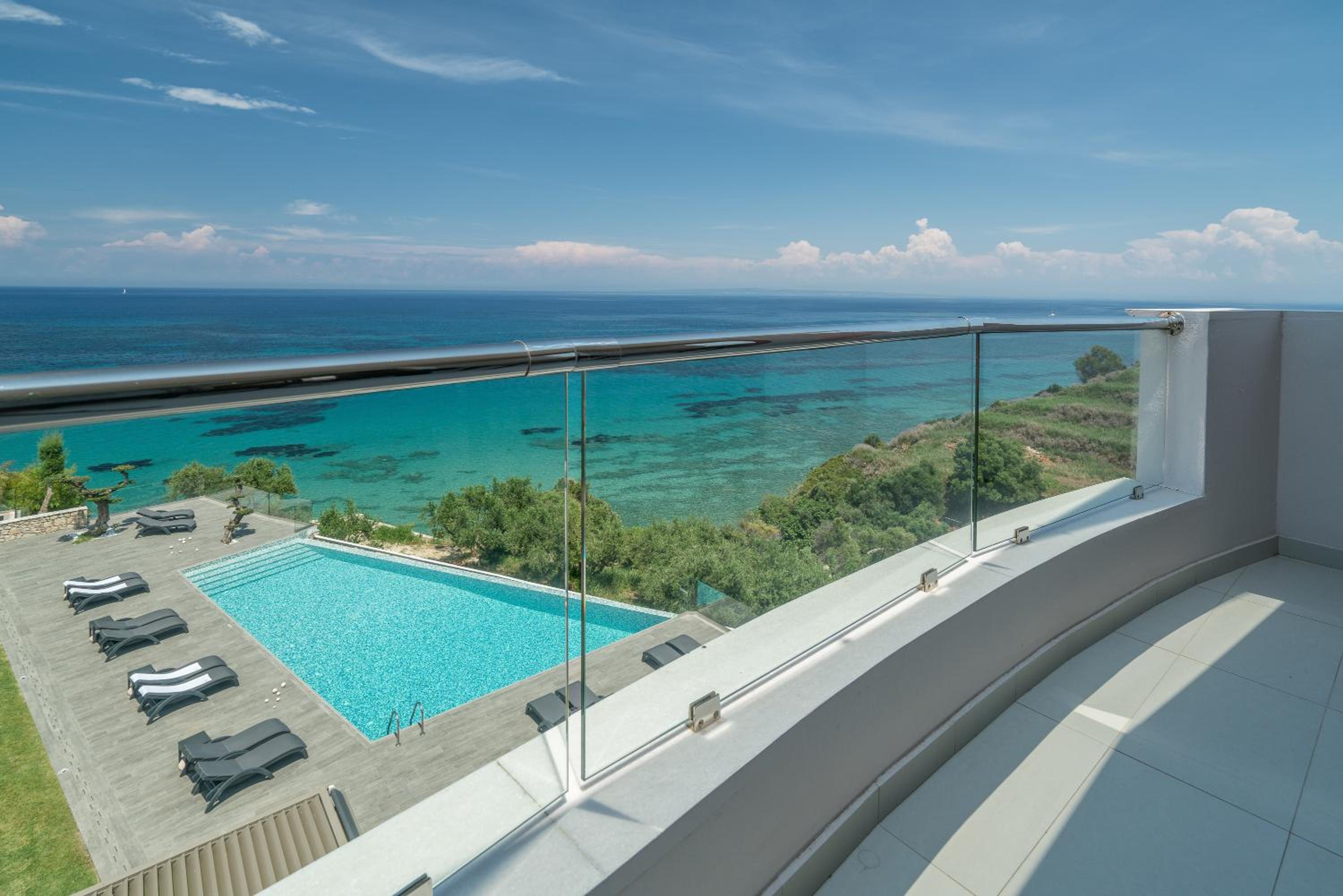Superior Suite with Sea View (2 Adults) photo 3
