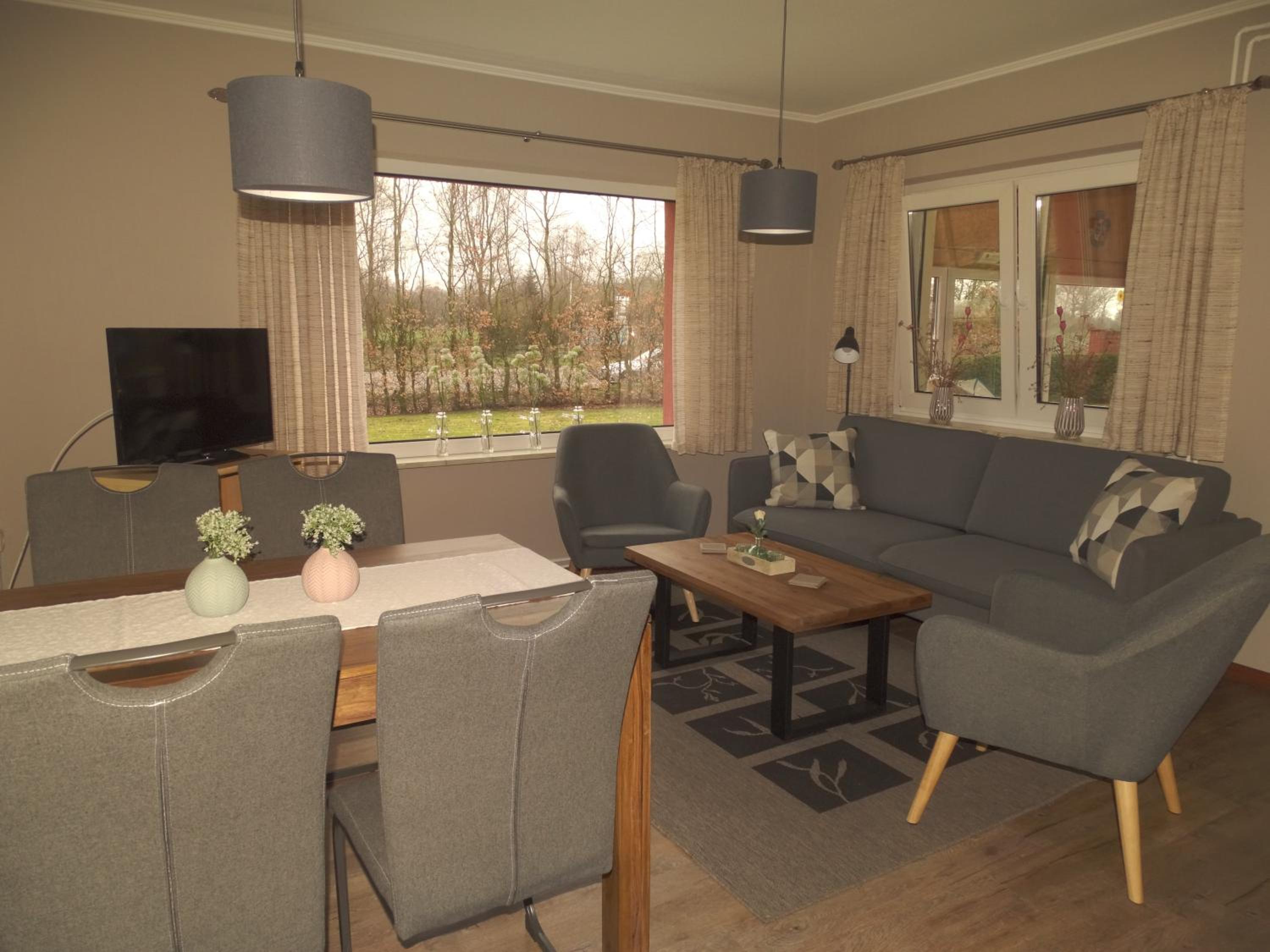 Two-Bedroom Deluxe Apartment with Garden View