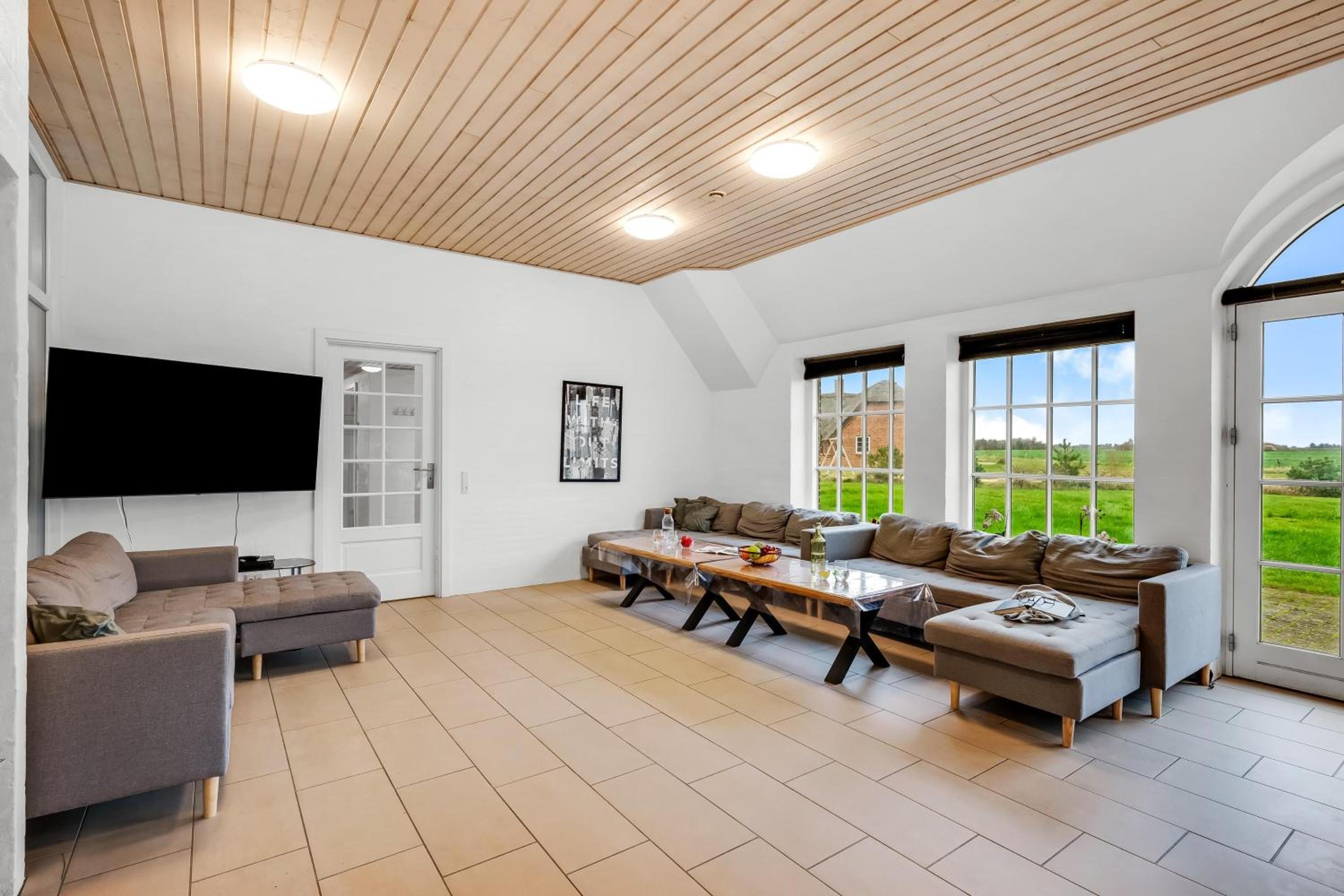 Twenty-Bedroom Holiday home photo 1