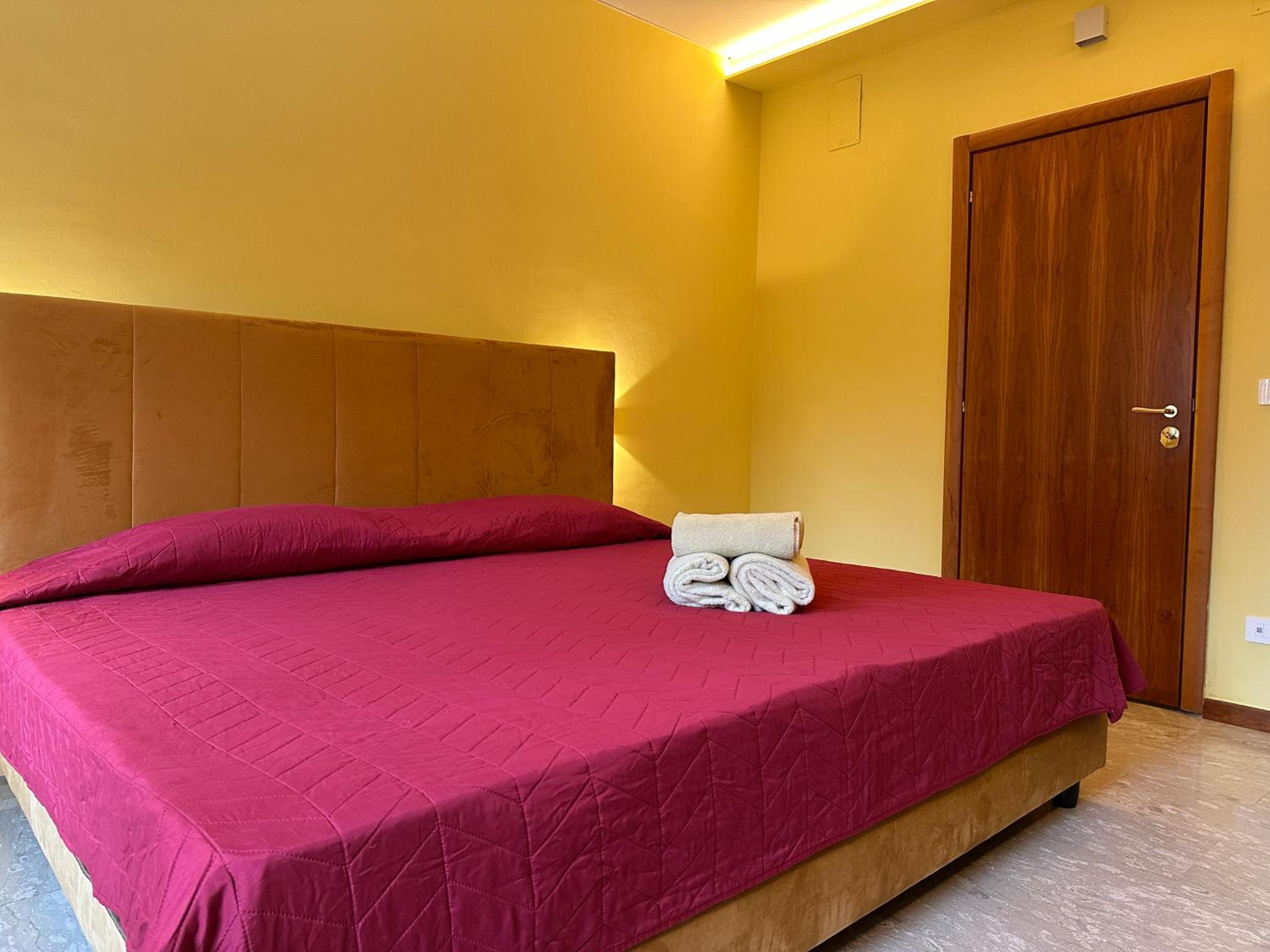 Deluxe Queen Room
