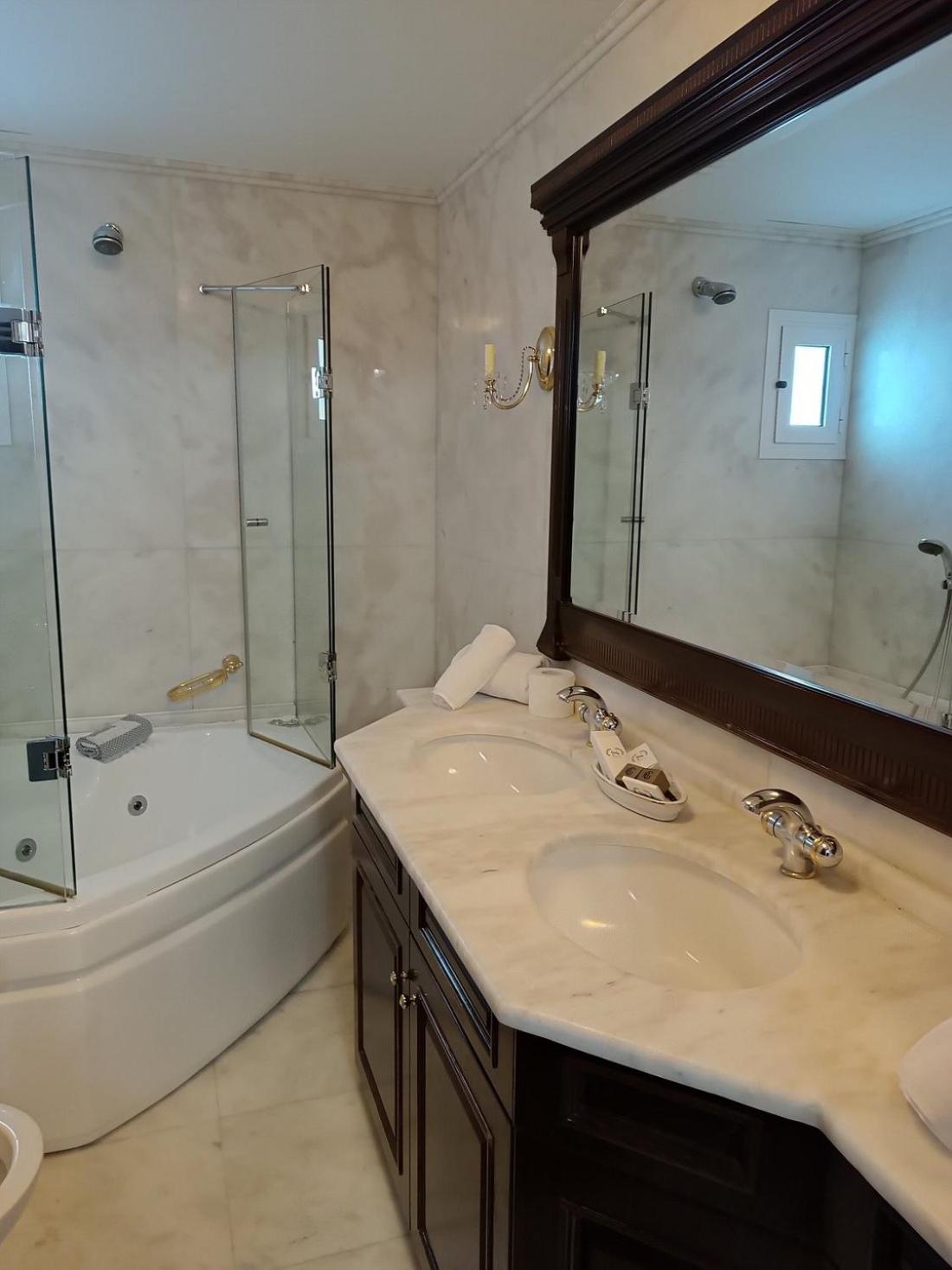 Executive Suite photo 2