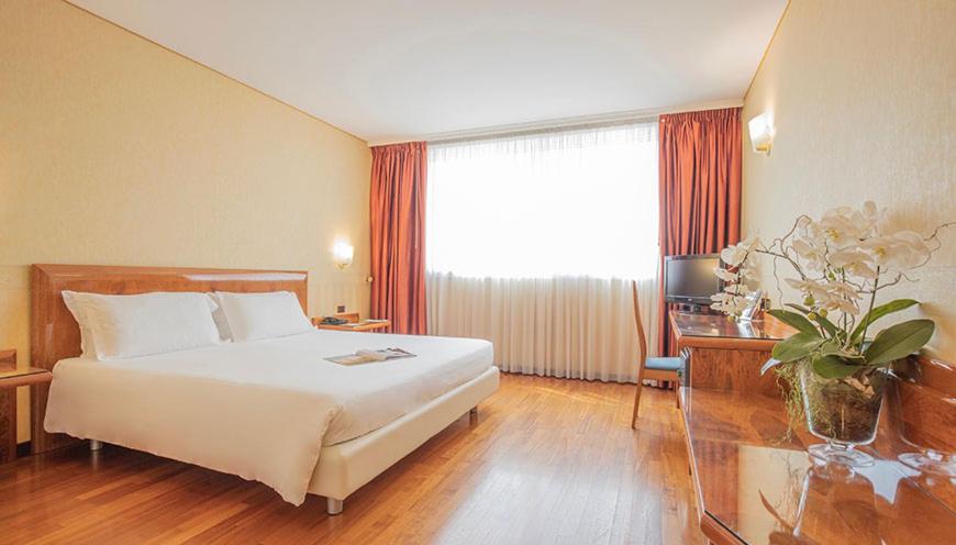 Double or Twin Room - Photo 4